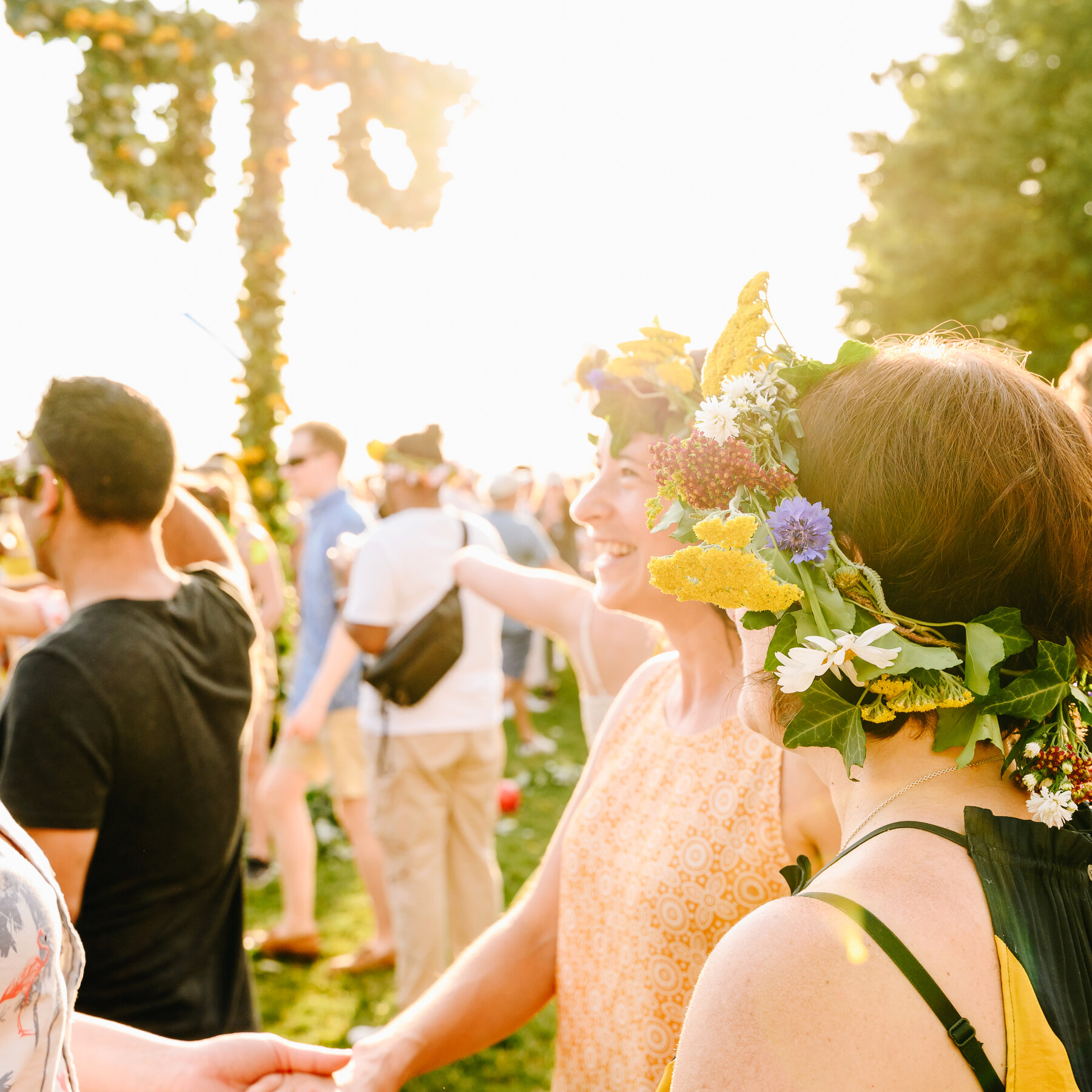 How to Celebrate Midsummer: Traditions and Tips for Embracing Sweden’s Light Festival