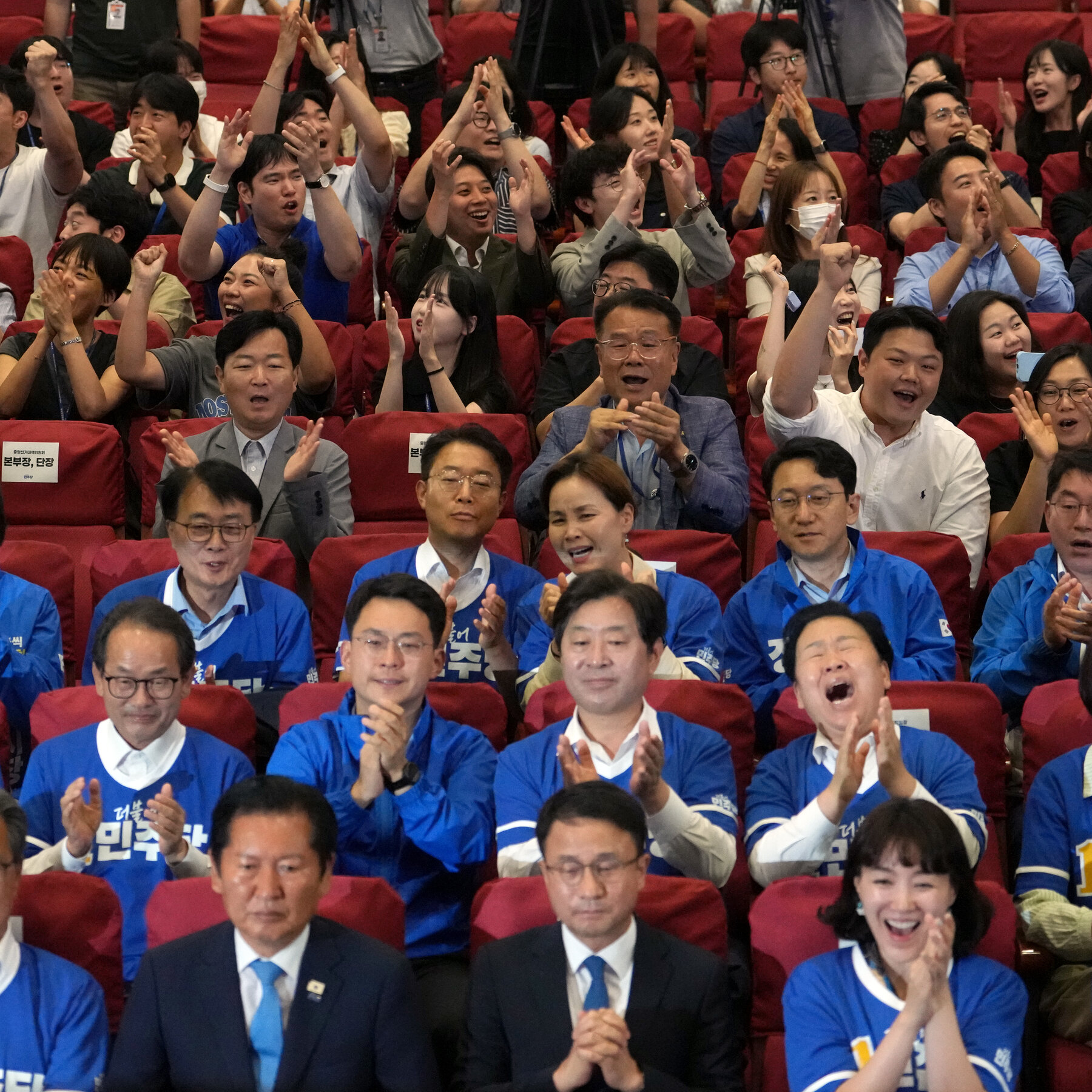 Governing Party Wins Nationwide but Loses in Seoul, Dampening Momentum