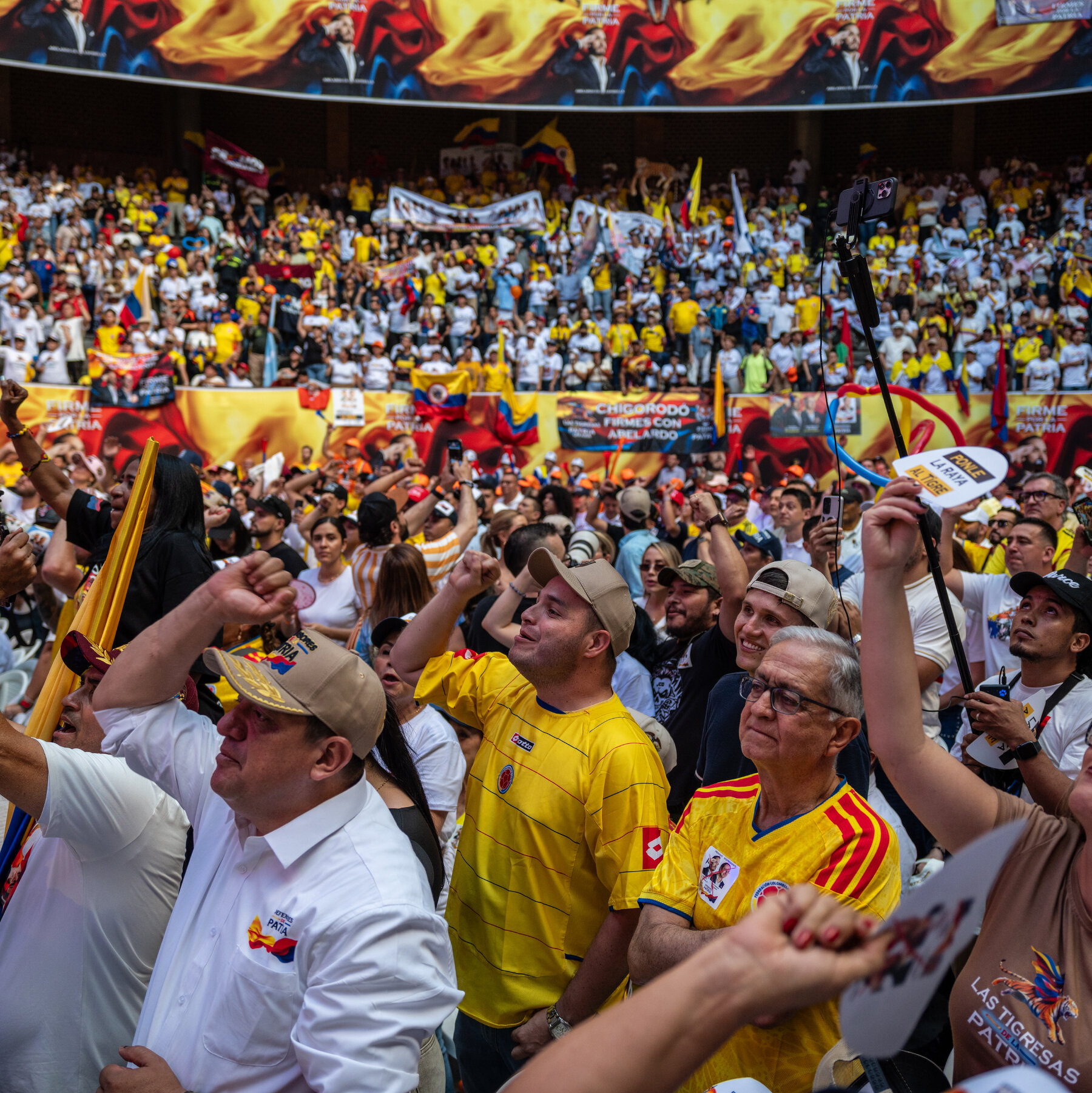 Colombian Presidential Candidate Accused of Turning World Cup Jersey into Right‑Wing Symbol
