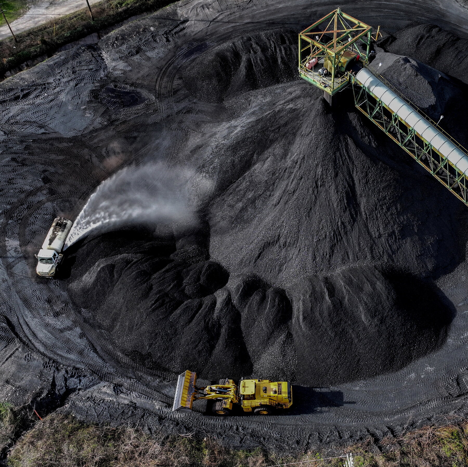 President Trump announces $700 million for first new U.S. coal plants in 13 years
