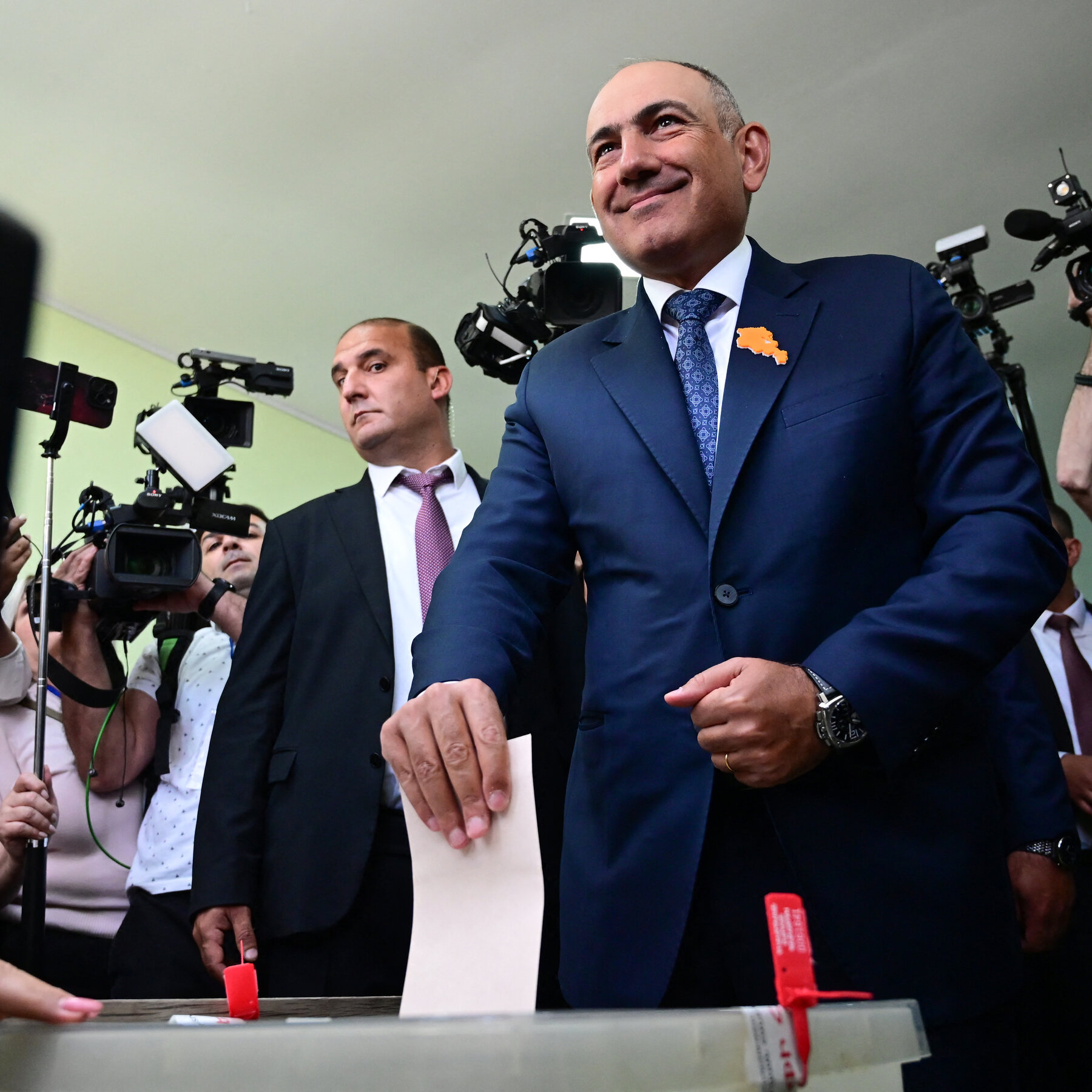 Armenian PM Nikol Pashinyan Declares Election Victory Amid Russian Pressure, Eyes Peace Talks