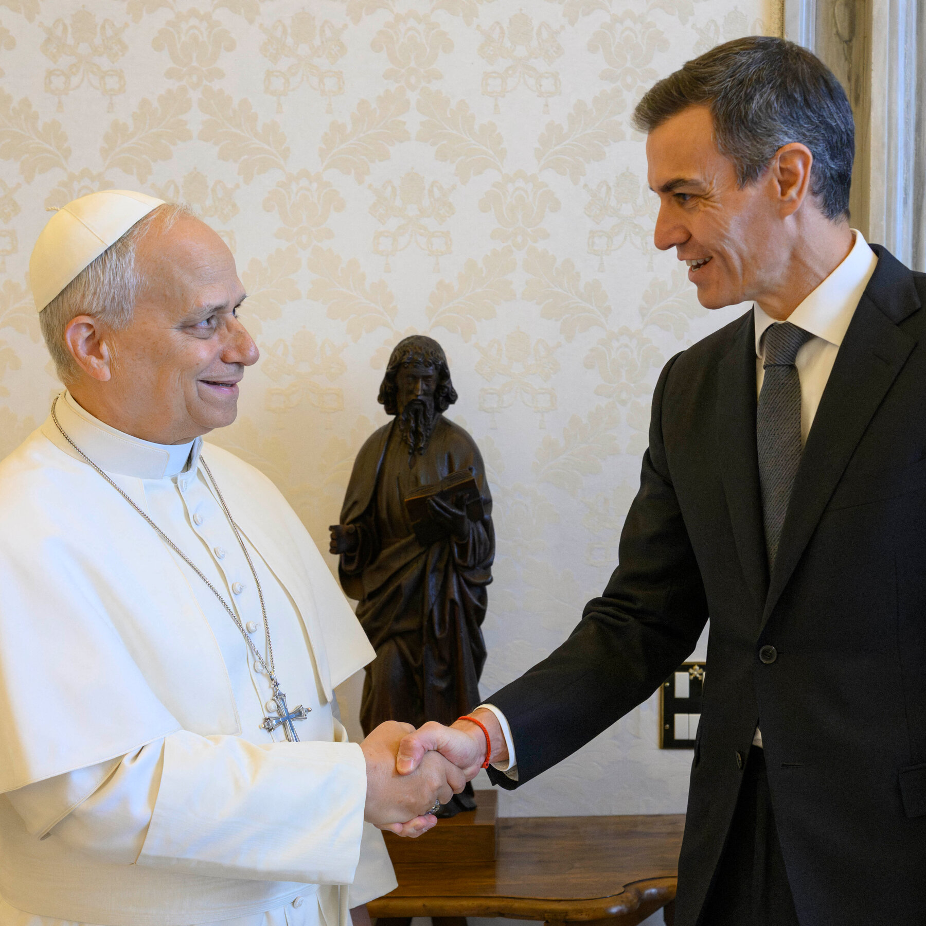 Pope Leo XIV and Spain’s Prime Minister Pedro Sánchez Meet, Both Criticize President Trump