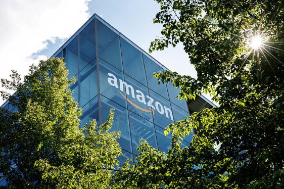 Amazon secures $17.5B bank loan following bond sale for AI investment