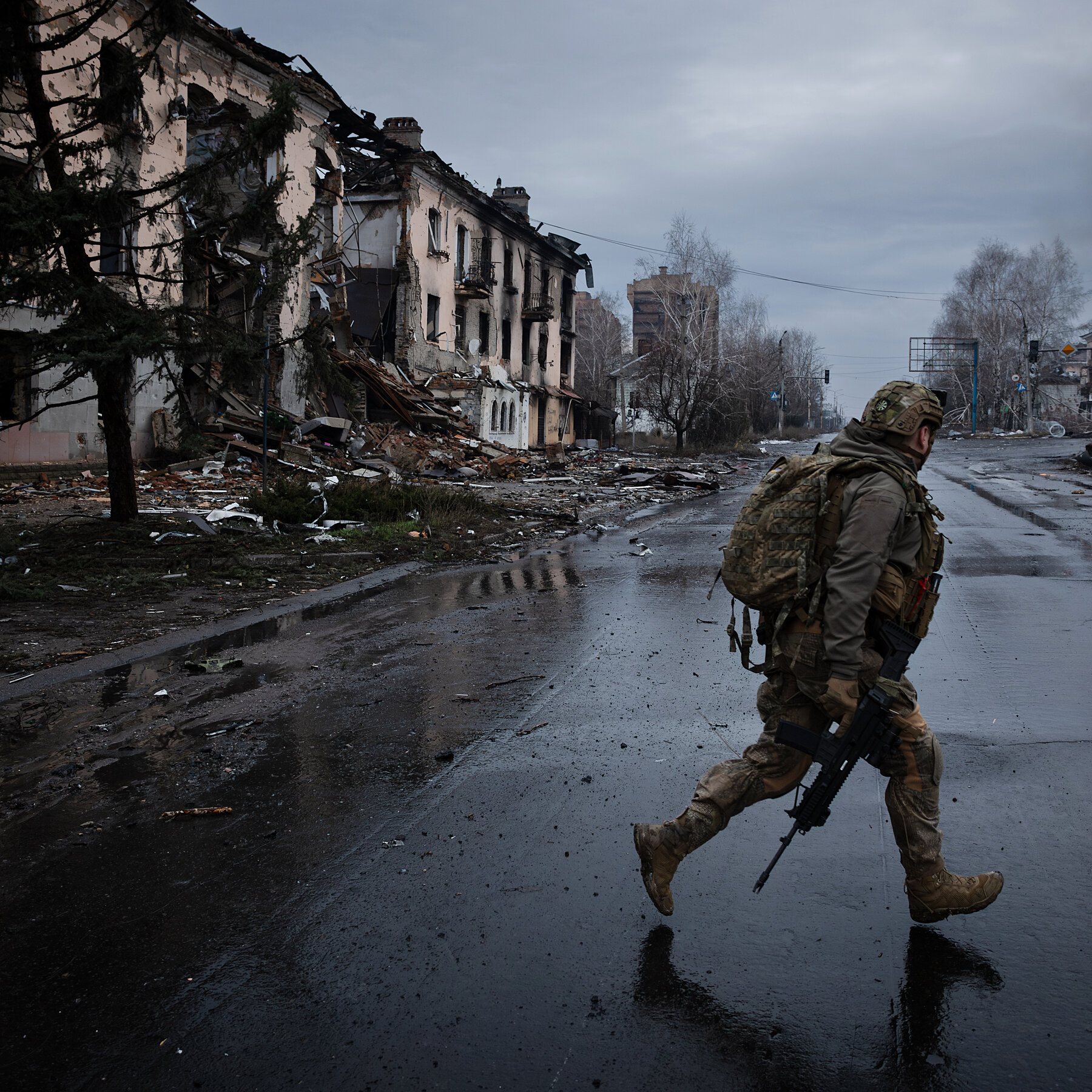 Ukraine Conflict Surpasses World War I in Duration, Echoes Past War's Grind and Tech Shifts