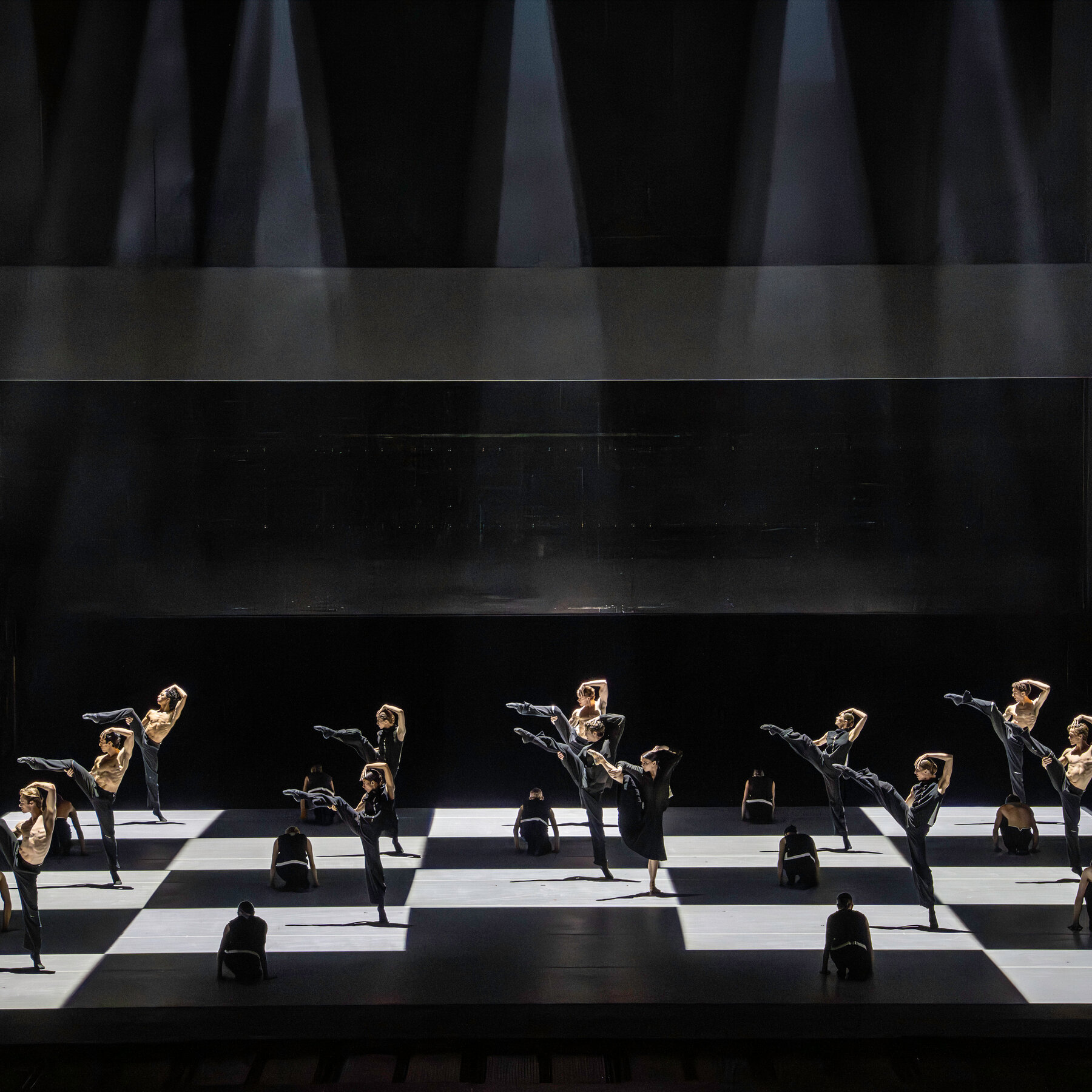 Royal Ballet's Paul Lightfoot and Sol León Debut Expressionist Class in London