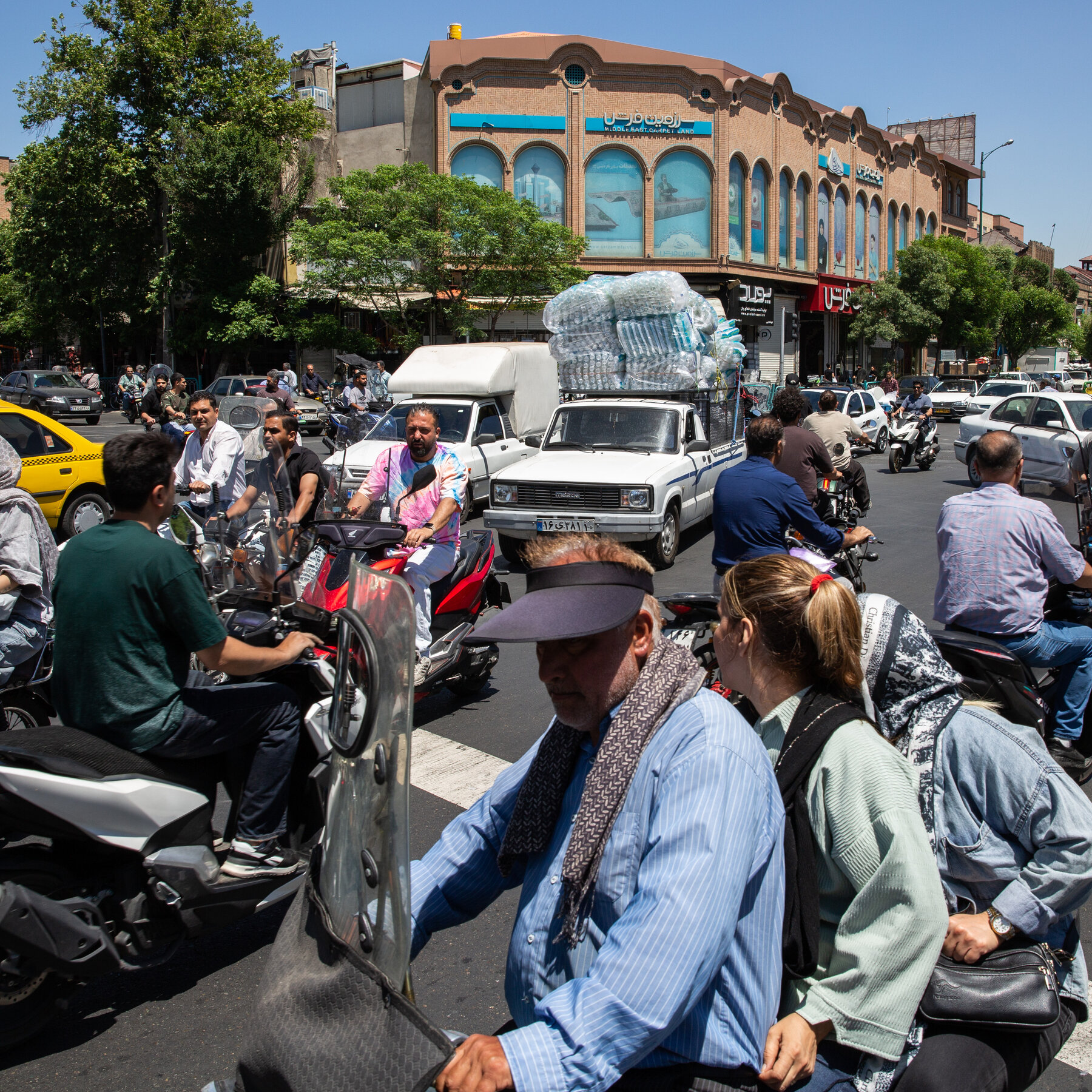 U.S.-Iran Deal Faces Significant Hurdles Despite Cautious Optimism