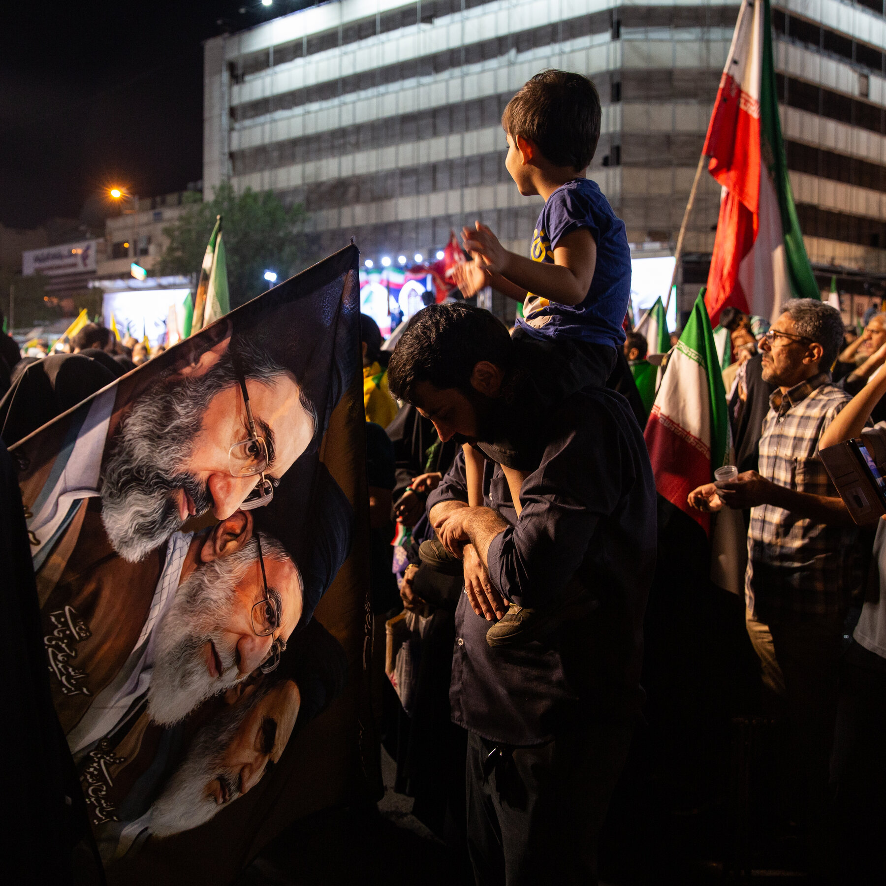 U.S. and Iran Agree to Reopen Strait of Hormuz and Restart Nuclear Negotiations