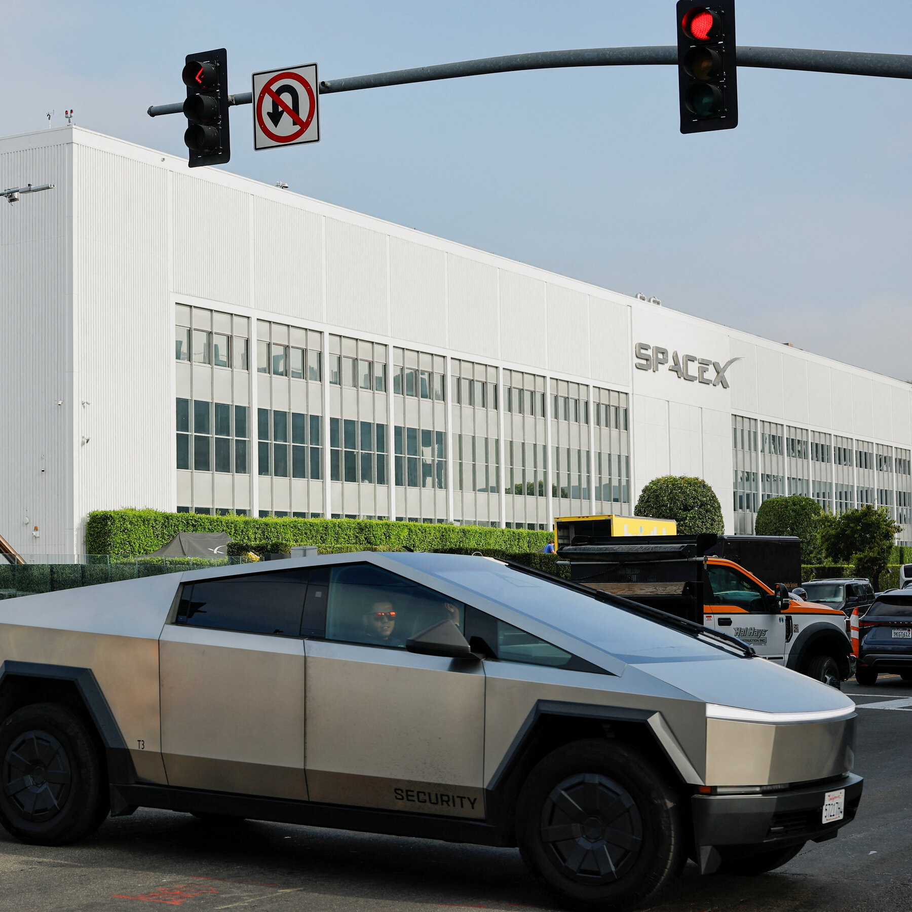 Musk May Pursue a Mega-Merger of SpaceX and Tesla