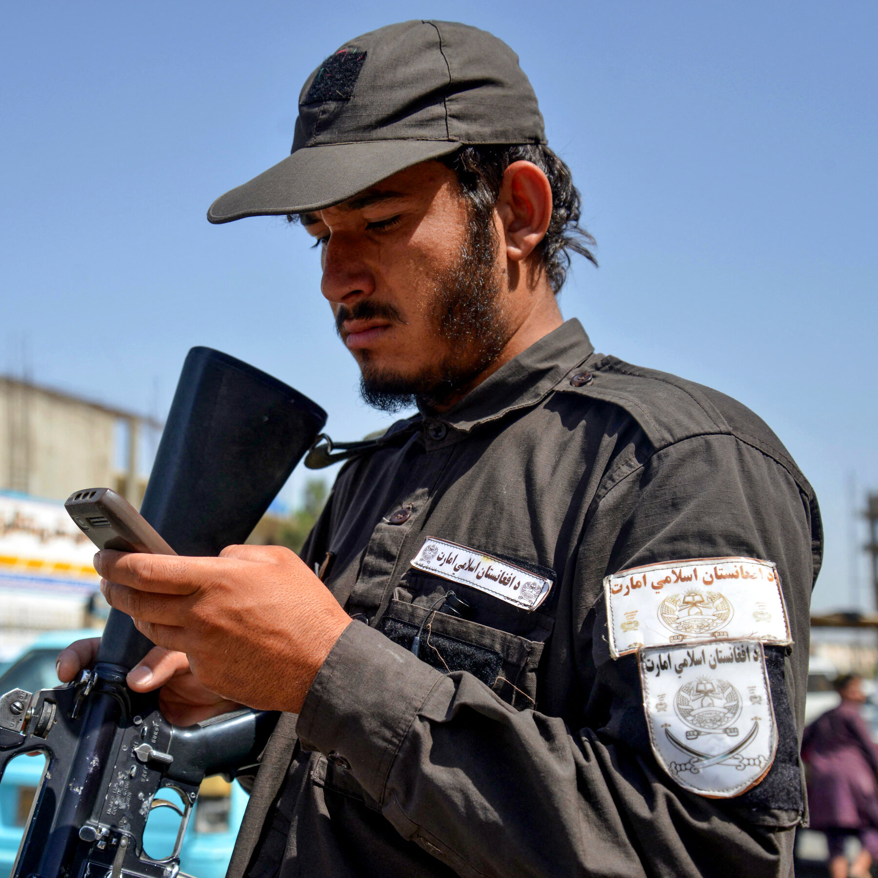 Taliban Supreme Court Bans Smartphone Use for Afghan Civil Servants and Military