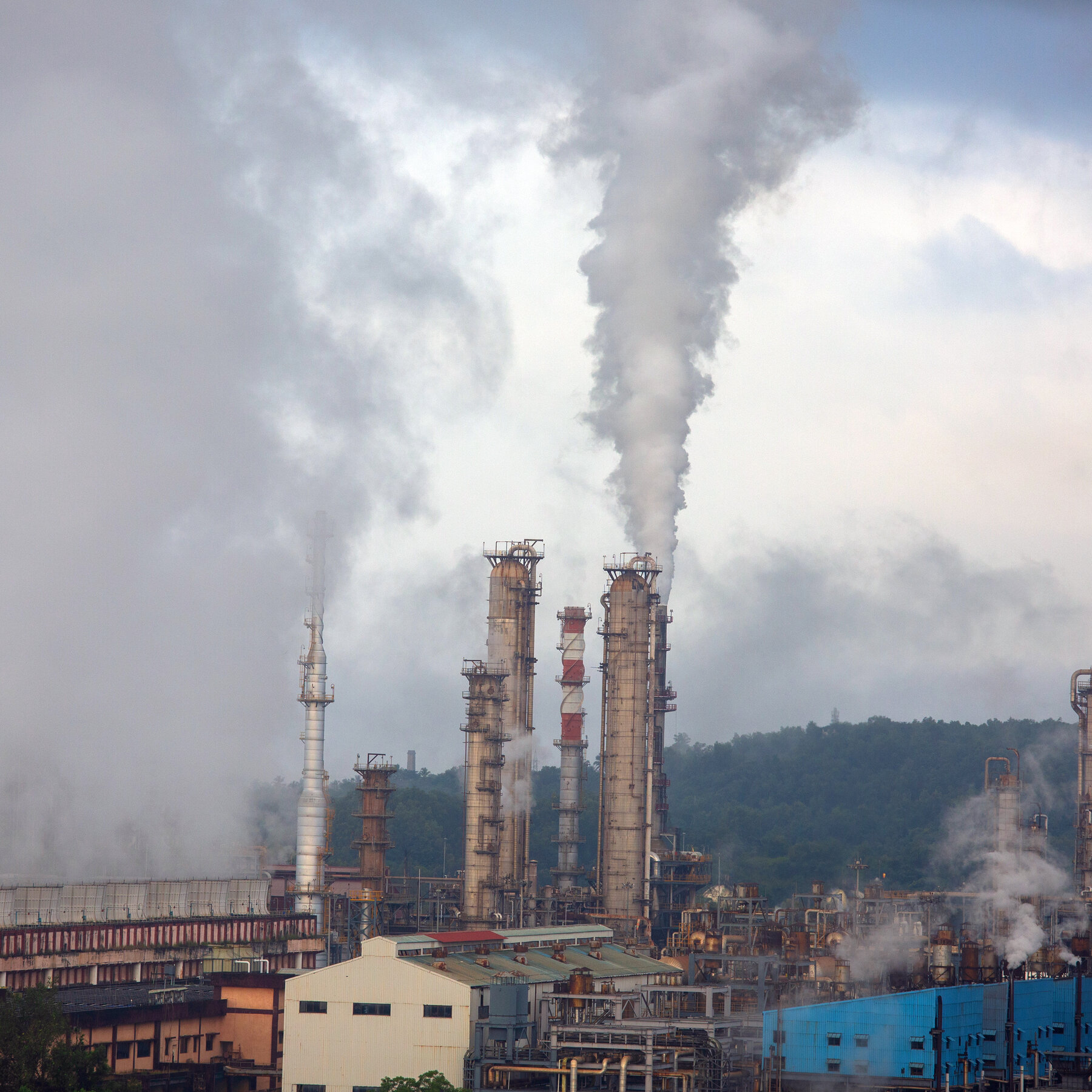 India eyes swift return of Iranian oil to ease shortages