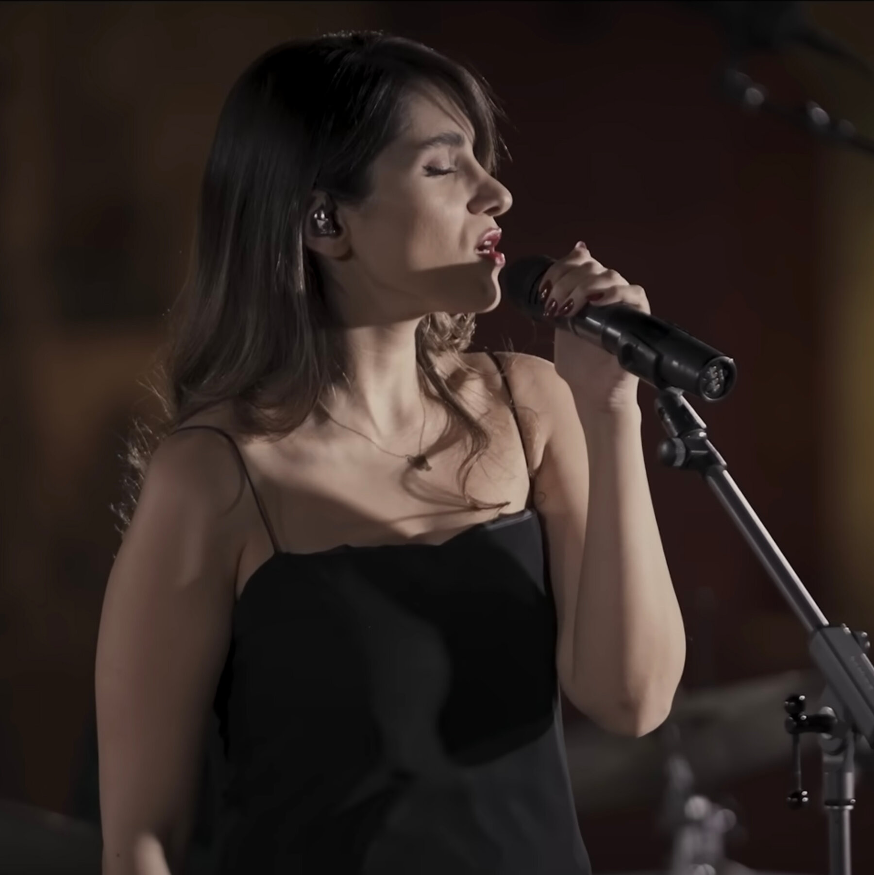 Iranian singer Parastoo Ahmadi sentenced to 74 lashes, barred from travel and performing for two years
