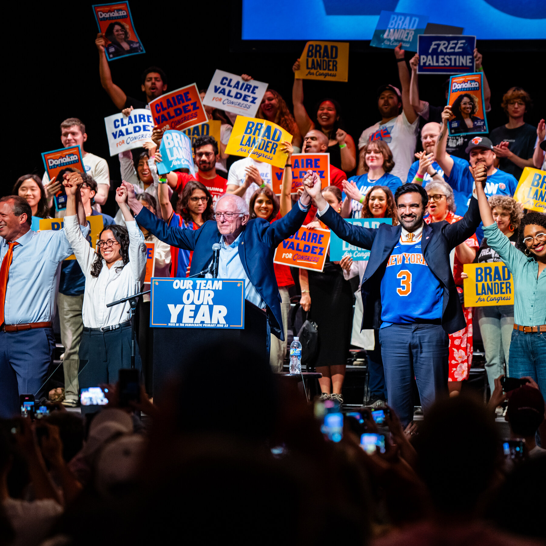 Democratic Leaders Push Party Toward Center as Leftist Primary Victories Mount