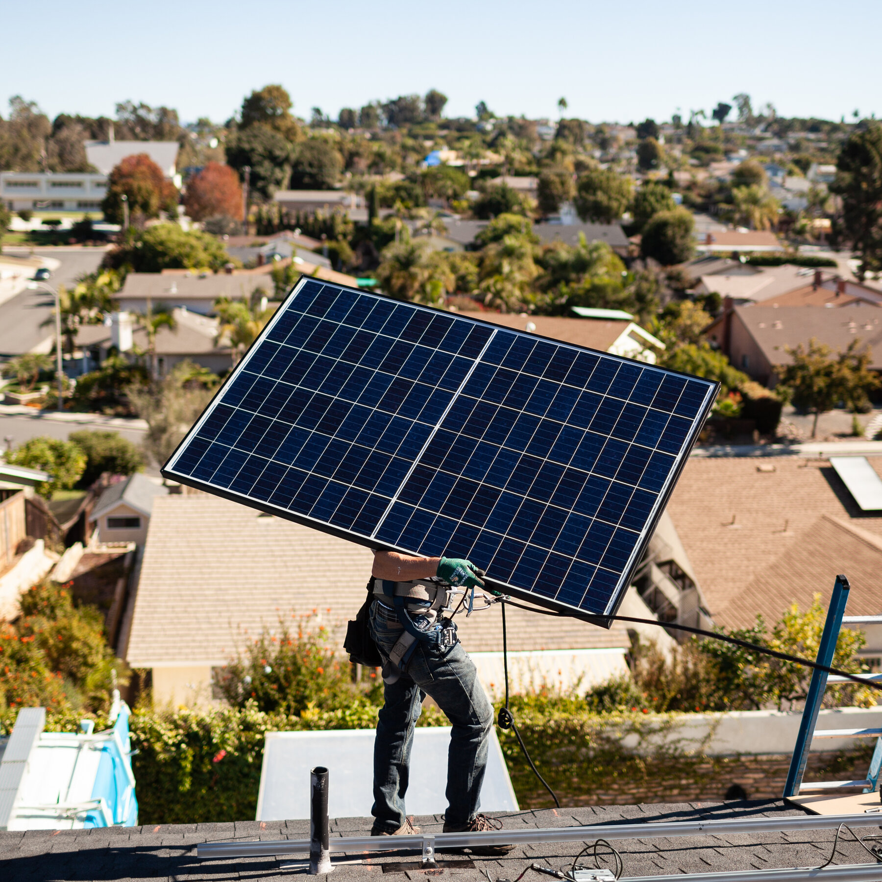Tesla, Sunrun and Renew Home Propose Home‑Based Energy Network to Power AI