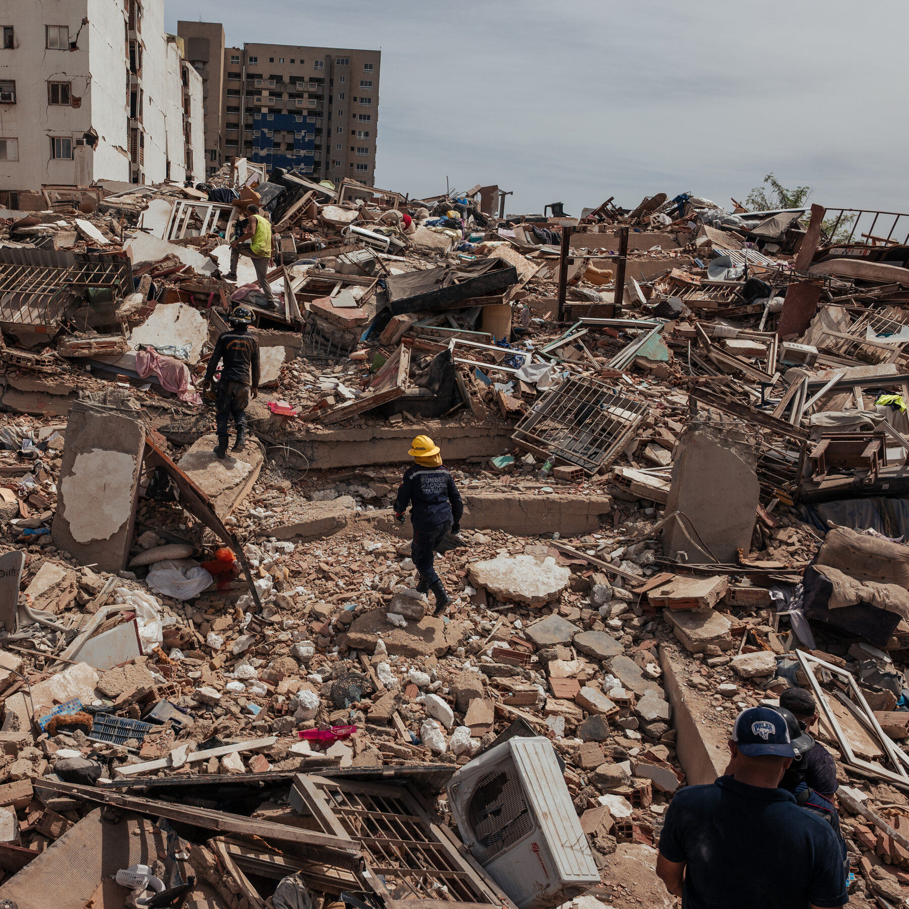 Survival Time Under Rubble Depends on Air, Water and Rescue Speed
