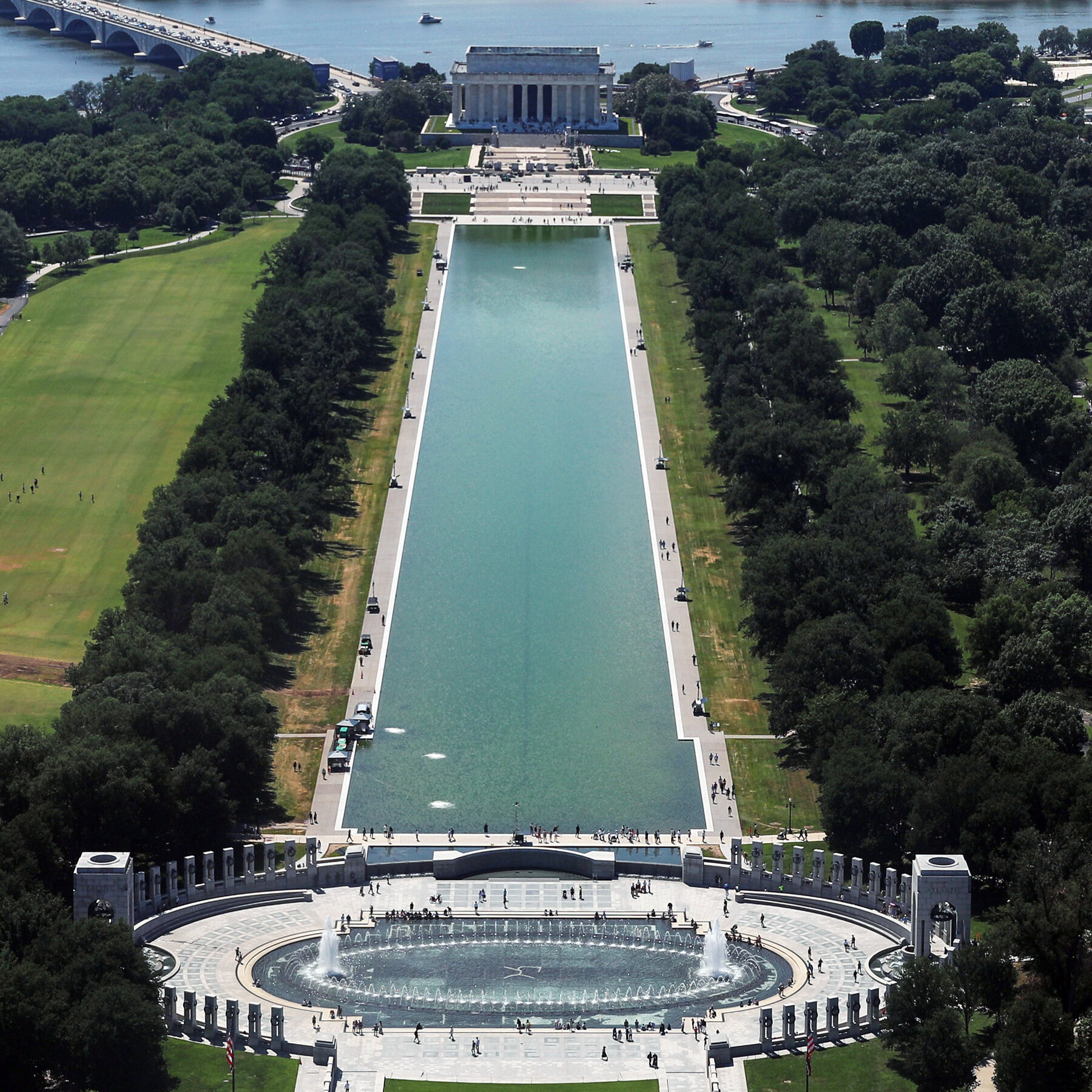 Reflecting Pool Turns Green After Missing ‘Nanobubbler’ Machines Ahead of Trump UFC Event