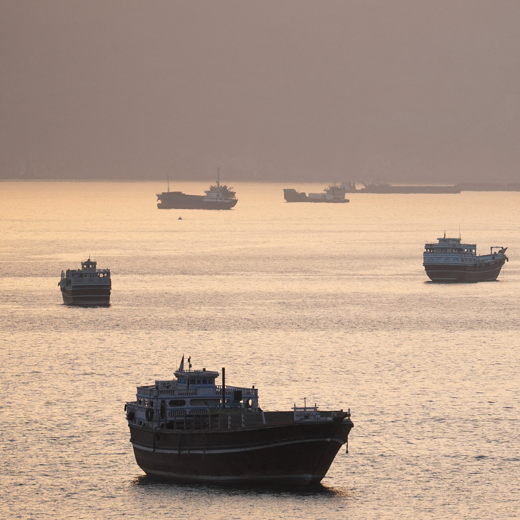 Renewed strikes risk reversing shipping recovery in Persian Gulf after traffic peaks