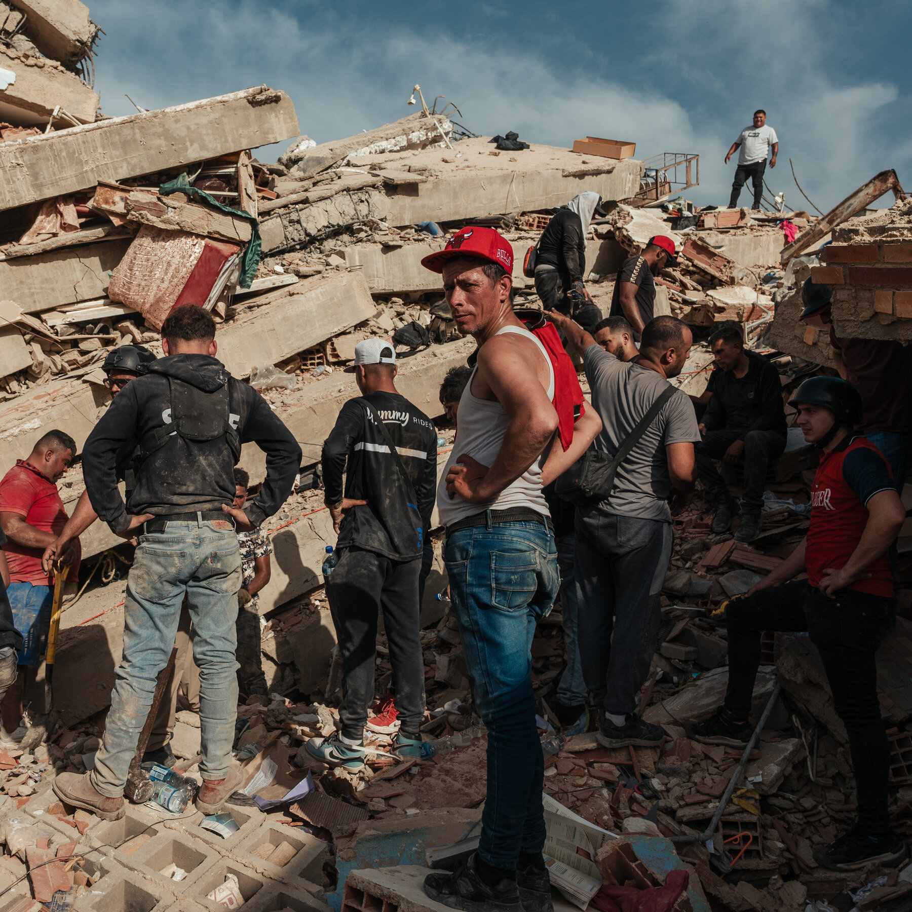 Venezuelan civilians step up to aid earthquake victims, delivering supplies and tools
