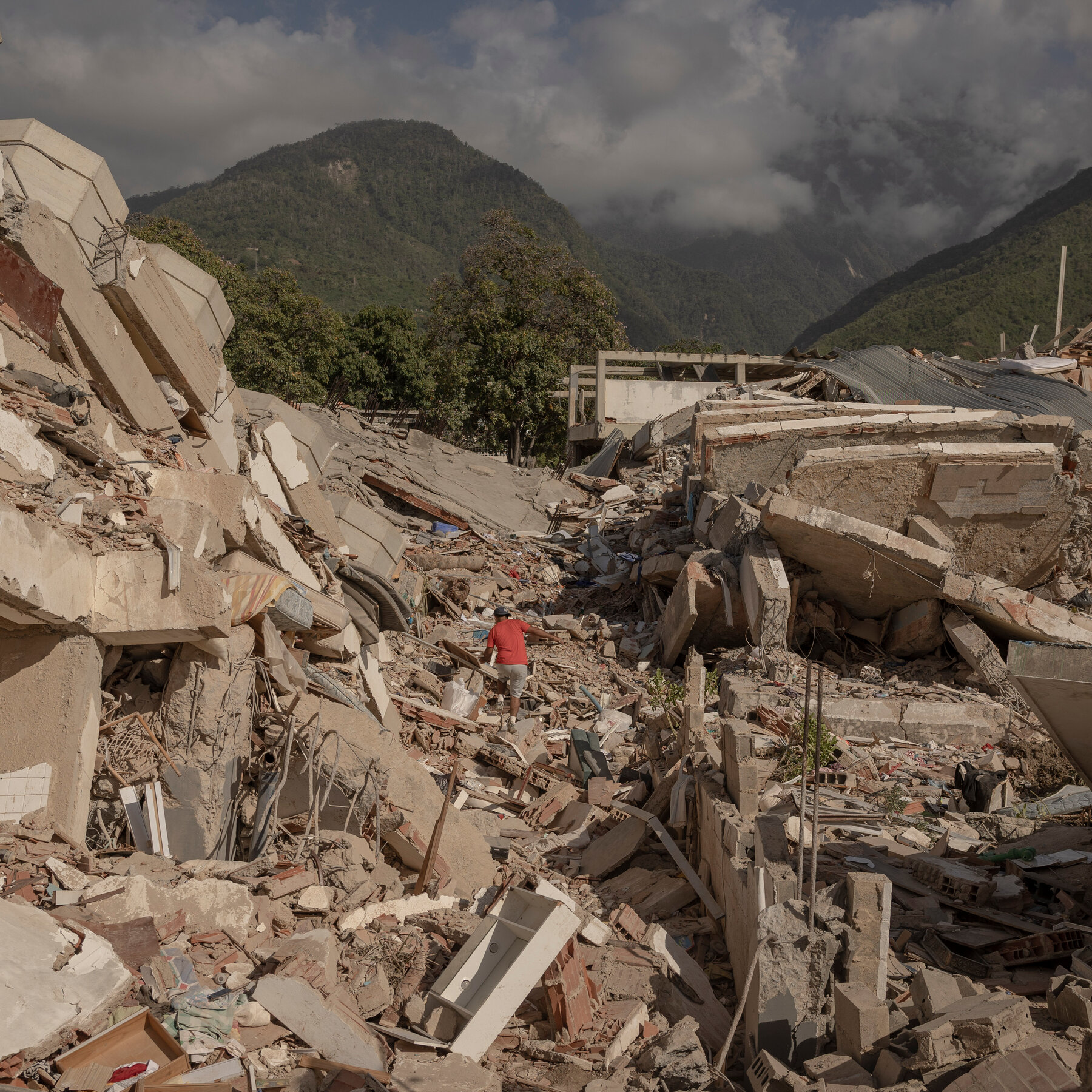 Venezuelan Aid Workers Warn of Cholera Risk After Earthquakes Damage Water Supply