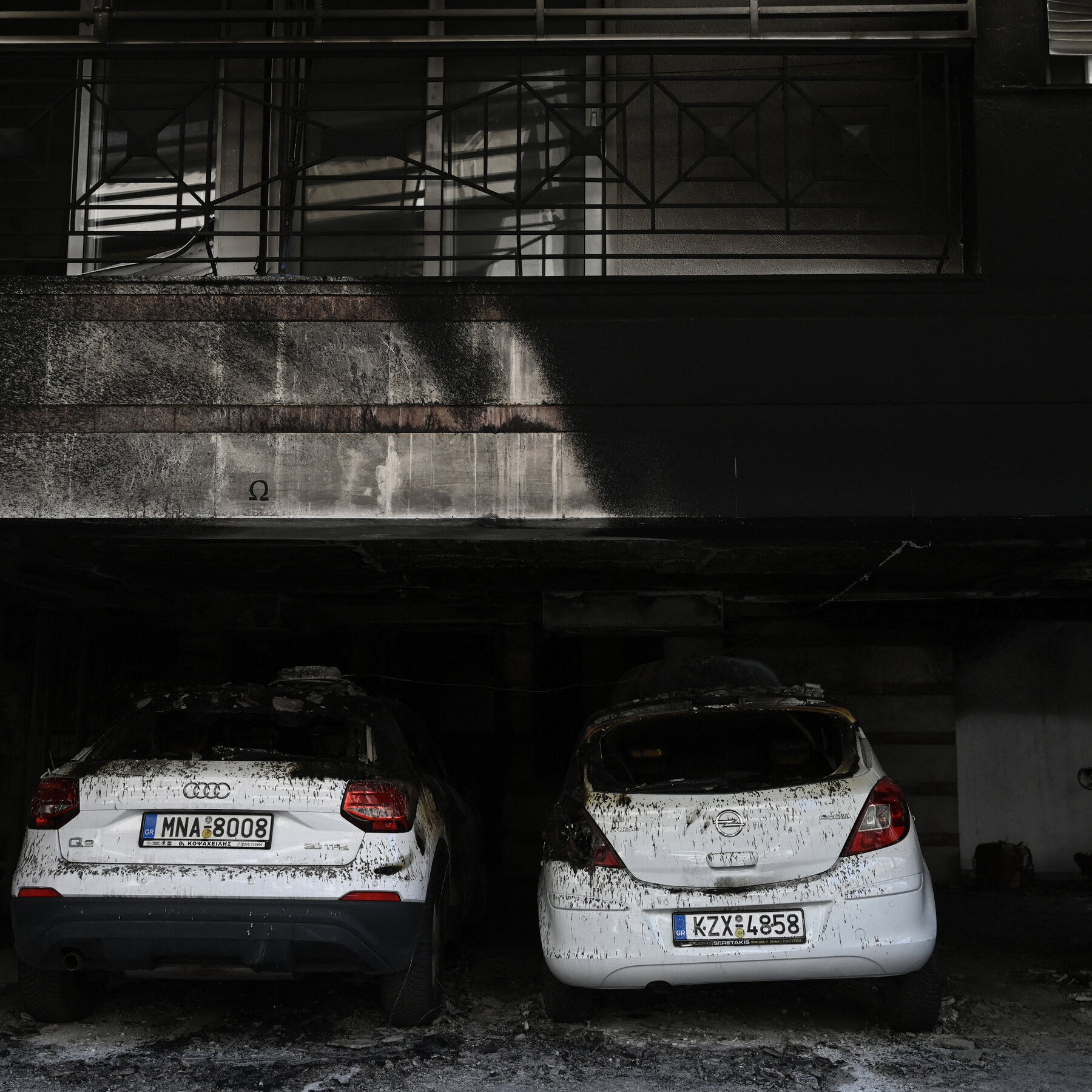 Three Bombings in Greece Injure New Democracy Candidate and Parents in Thessaloniki