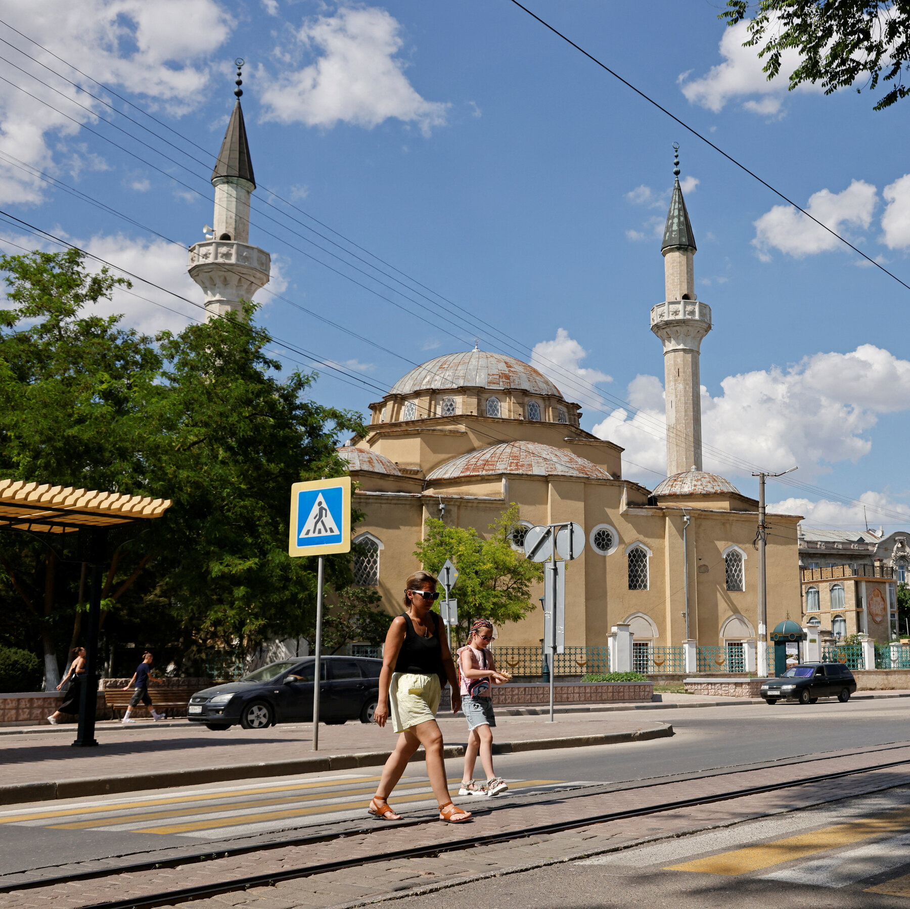 Ukraine Intensifies Crimea Attacks to Pressure Putin Towards War's End