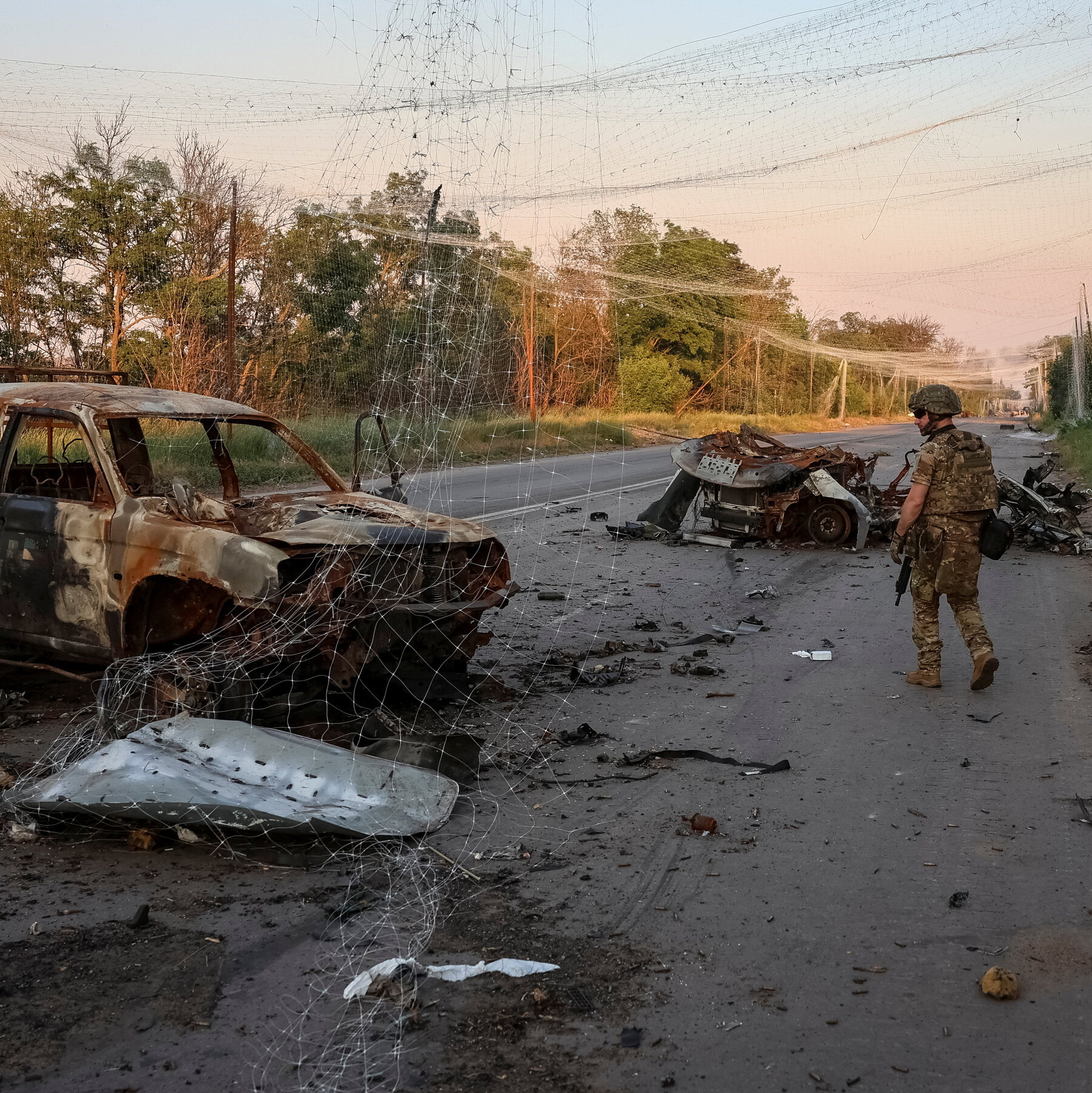 Ukraine Denies Kremlin Claim of Donetsk City Capture as Troops Hold Ground