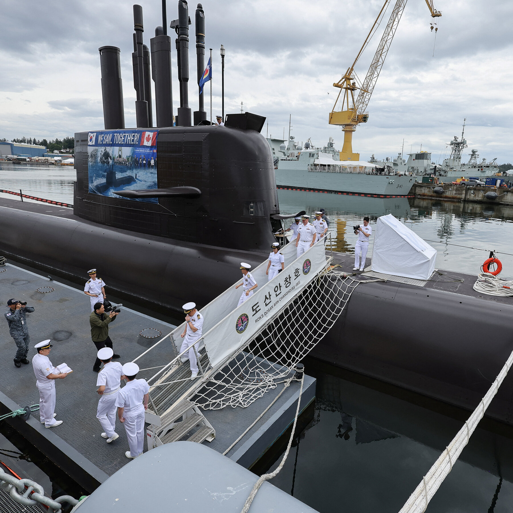 Canada Selects German-Norwegian Bid for Submarine Fleet Expansion