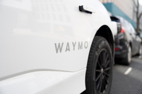 Feds order autonomous‑vehicle firms to stop interfering with first responders