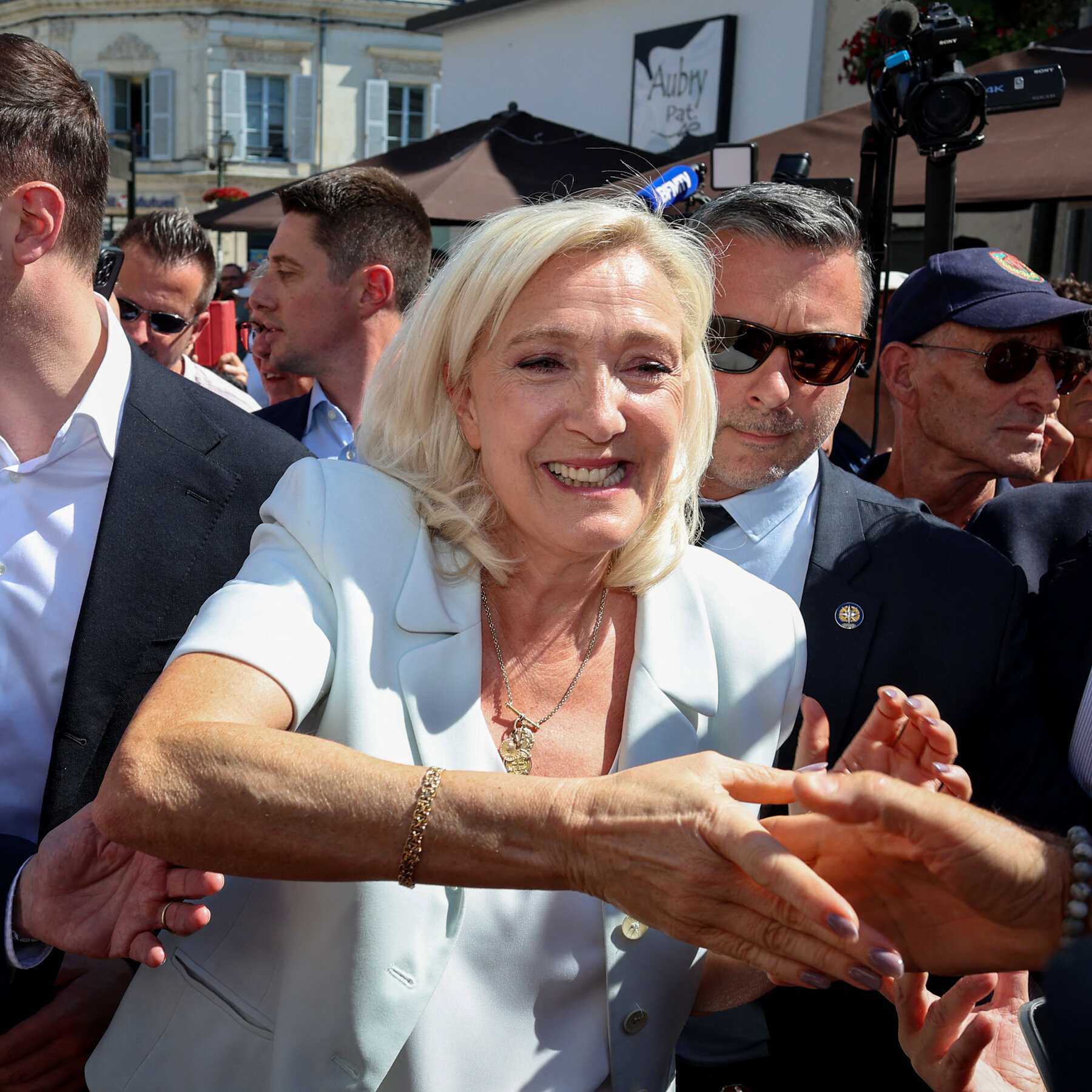Le Pen Launches French Presidential Bid
