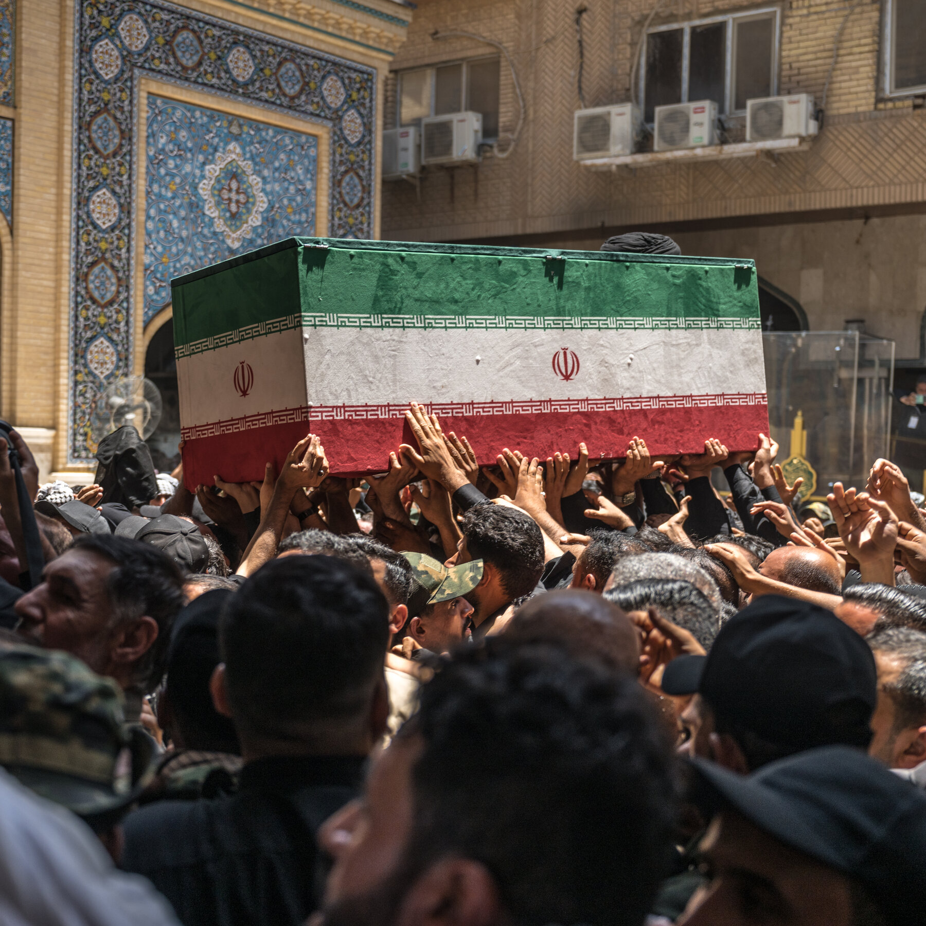 Hundreds of Thousands Gather in Najaf and Karbala to Mourn Iran’s Ayatollah Khamenei