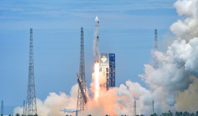China Narrows Gap with SpaceX’s Reusable Rocket Technology