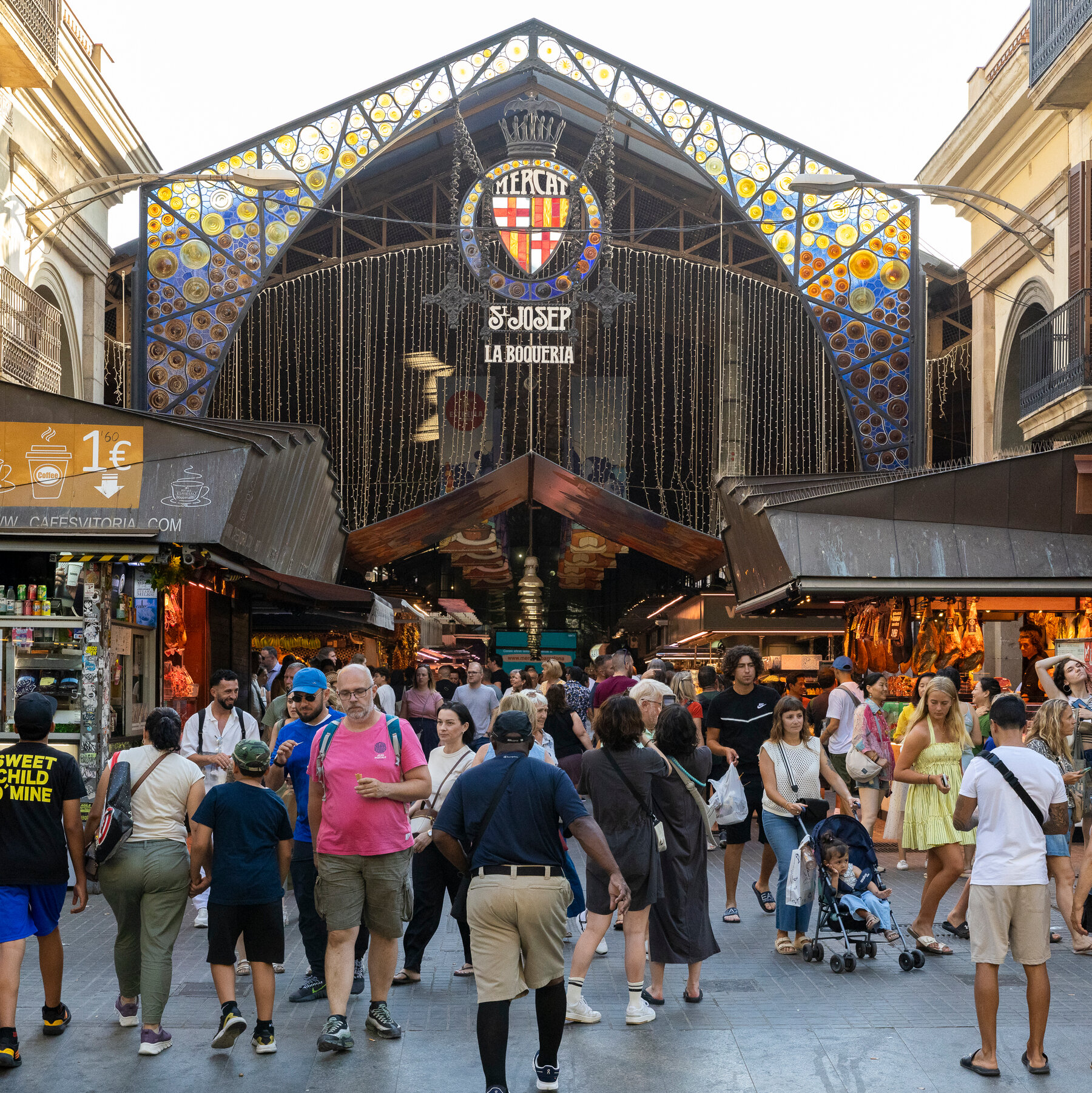 Barcelona Announces Goal of Zero Additional Tourists to Ease Strain