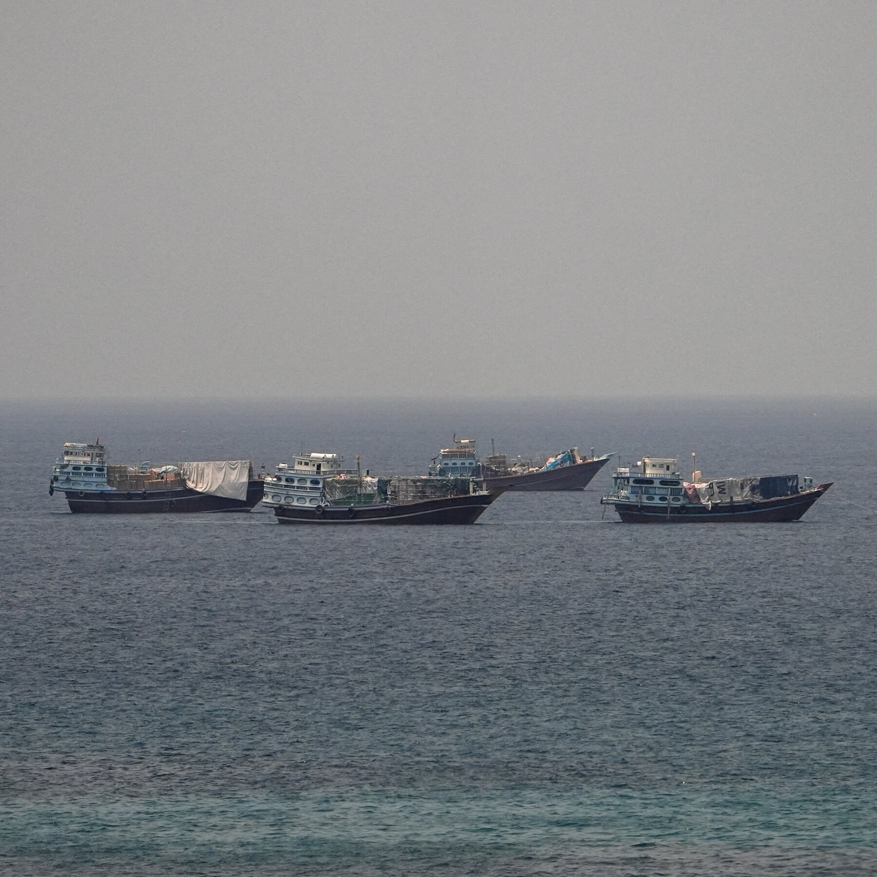 Iranian Foreign Minister Arrives in Oman for Strait of Hormuz Talks