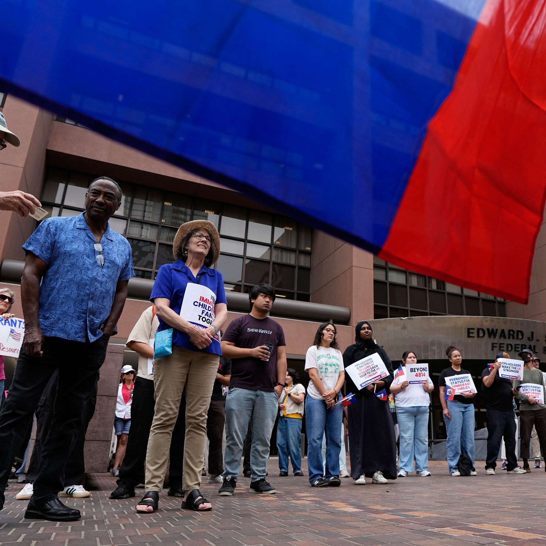 US Employers Face Mass Layoffs as Temporary Protected Status for Haitians Ends