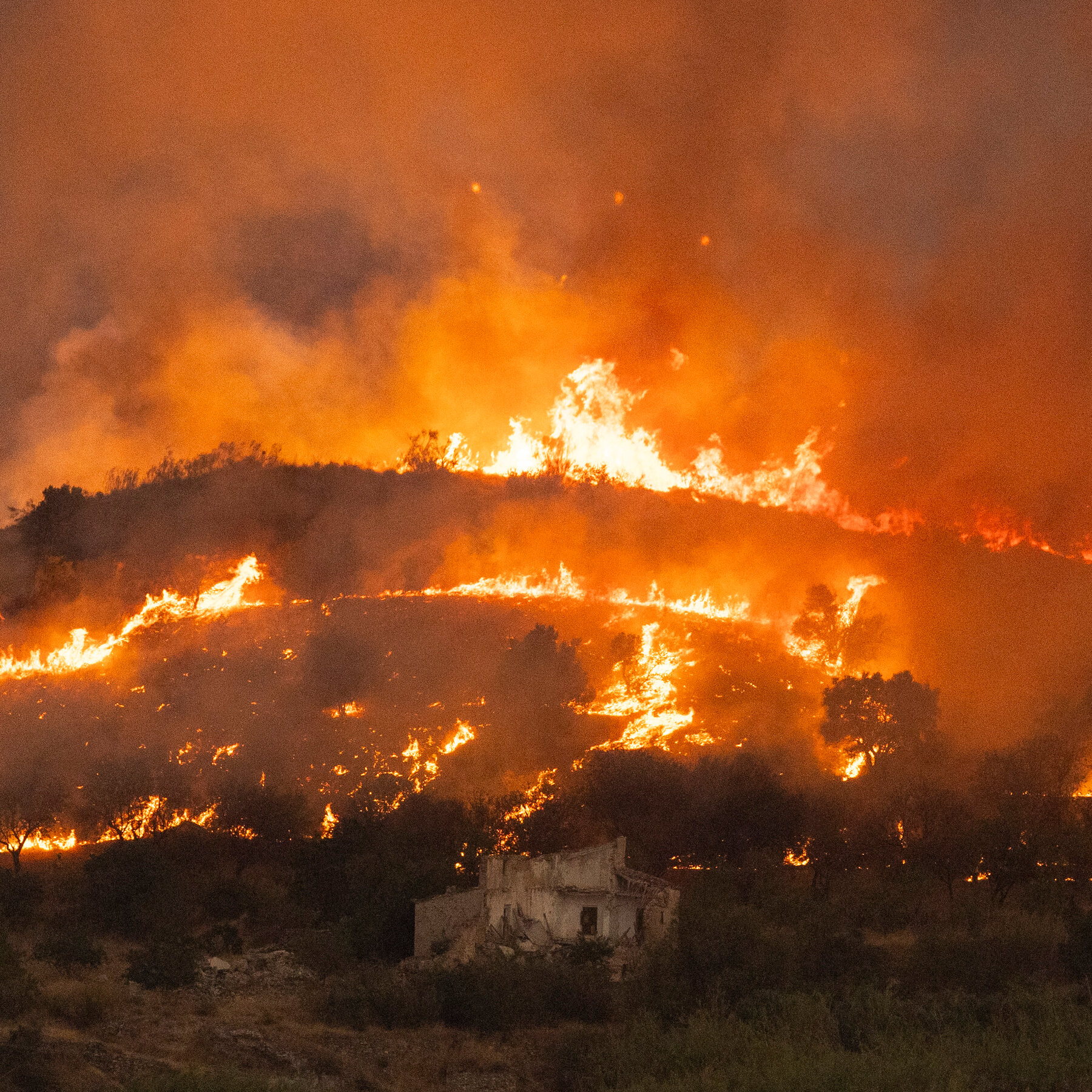 Spanish towns engulfed by deadly wildfires; survivors describe chaotic evacuations