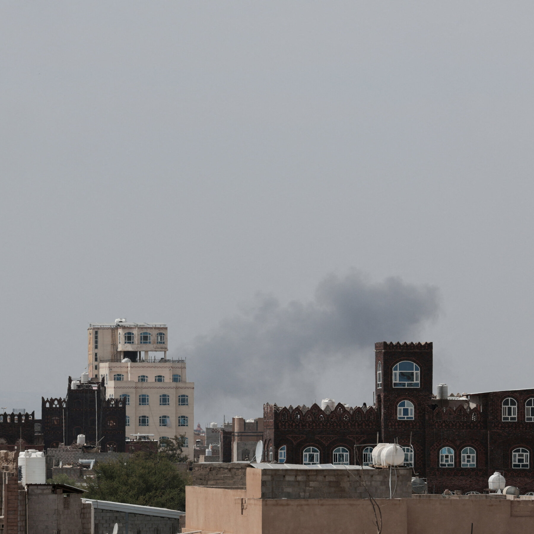 Dispute Over Iranian Aircraft Threatens Yemen’s Fragile Peace