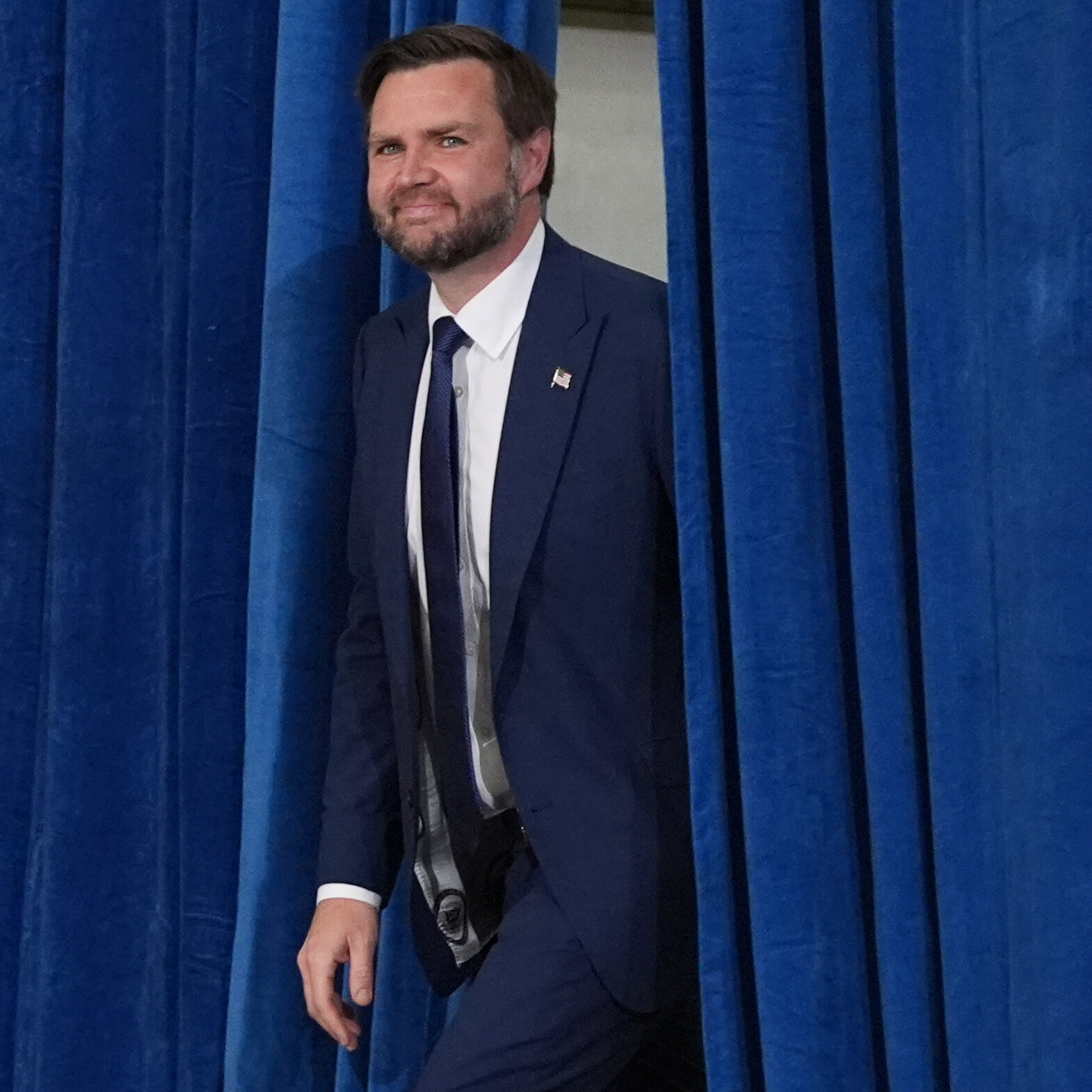 JD Vance’s First Joe Rogan Interview Highlights Iran War Defense and Emerging Skepticism