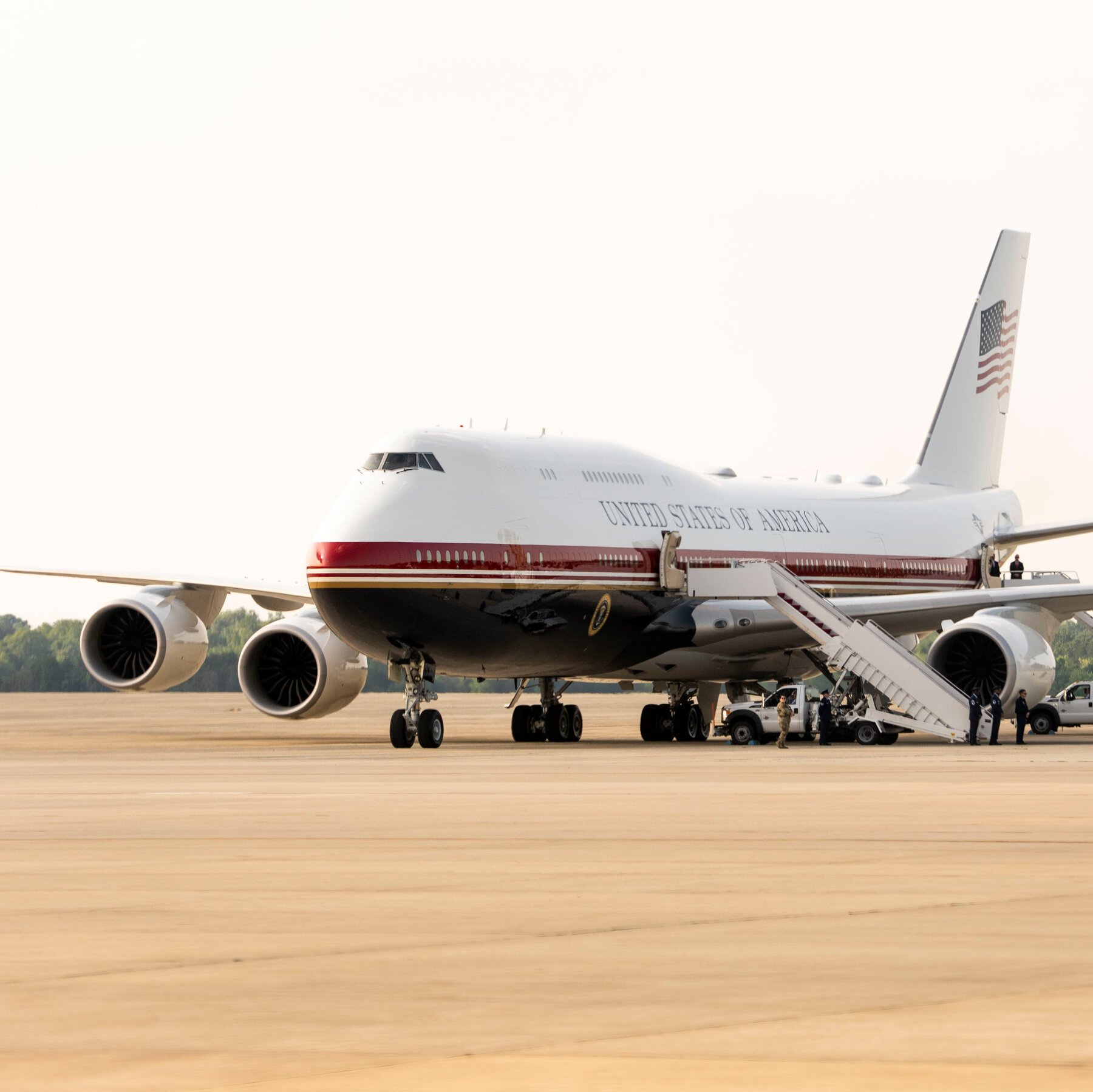 NY Times Moves to Block DOJ Subpoenas of Its Reporters in Air Force One Jet Probe