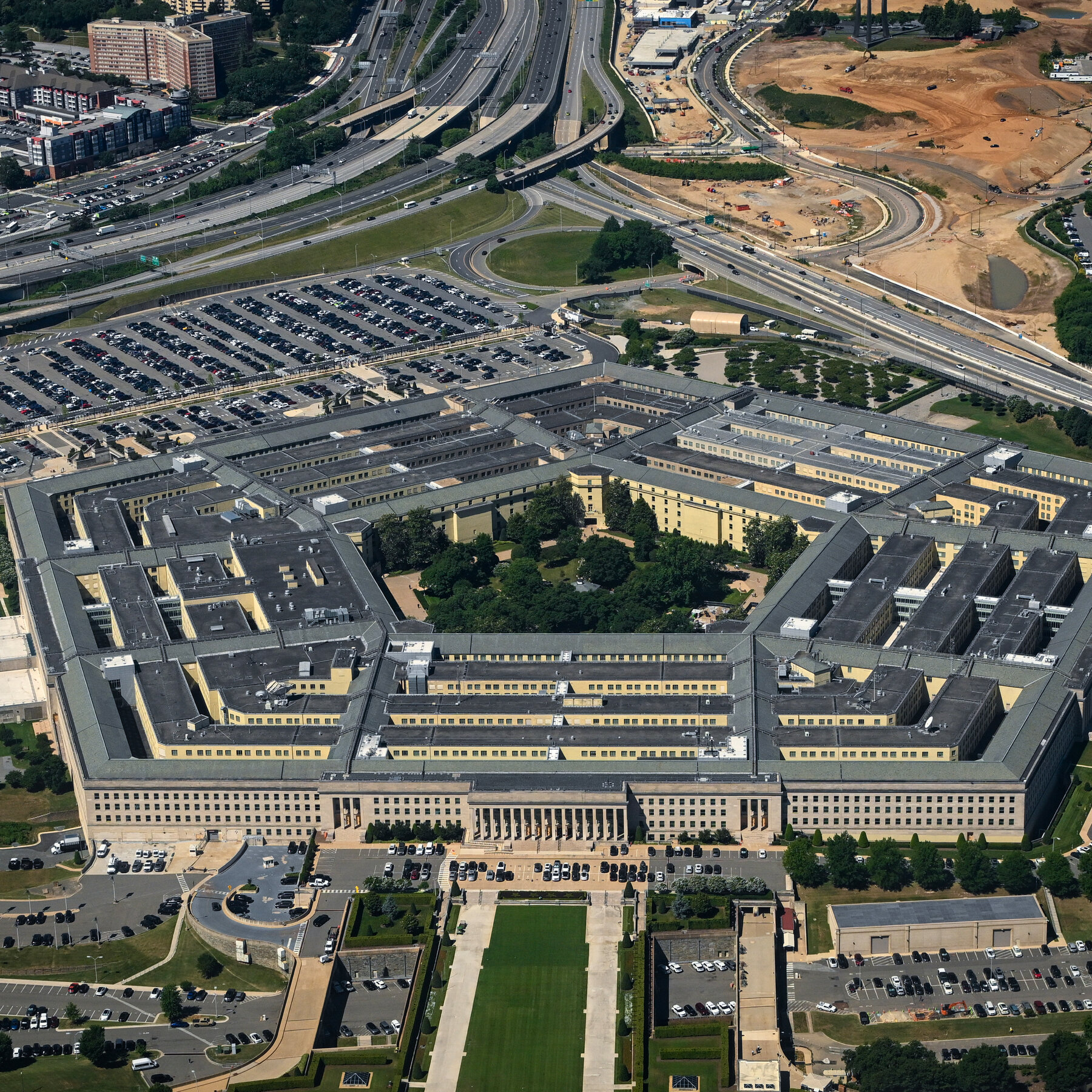 Pentagon Confirms Two Active‑Duty U.S. Soldiers Killed in Jordan After Iranian Strike