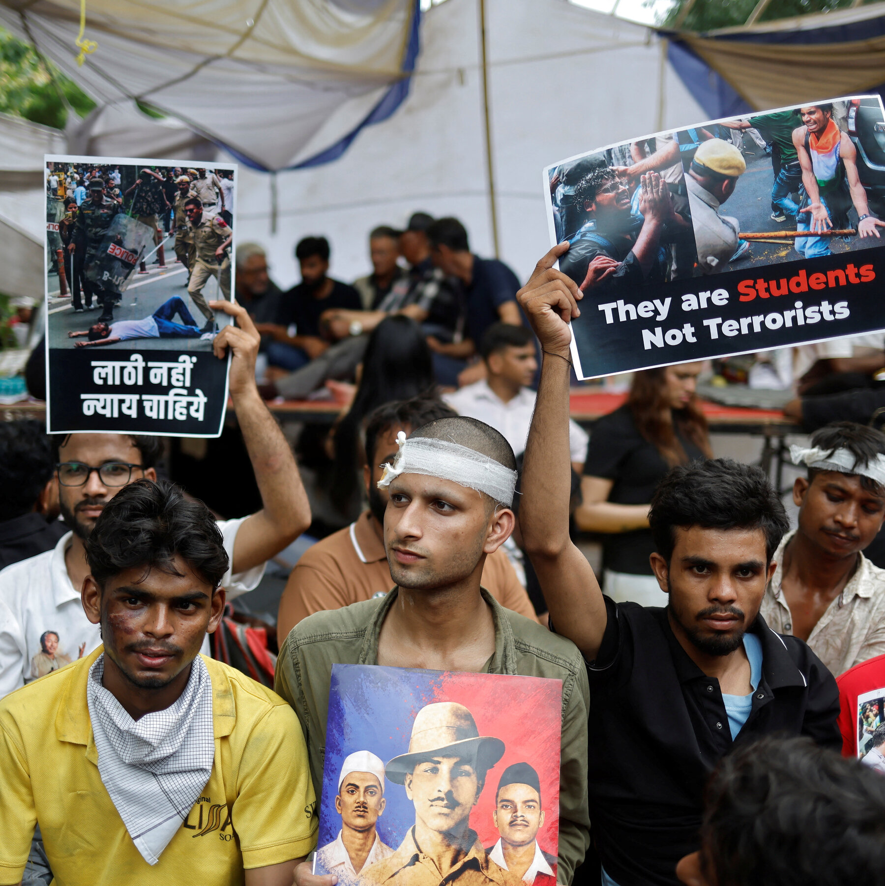 Indian Student Protesters Return to New Delhi Site After Police Dispersal