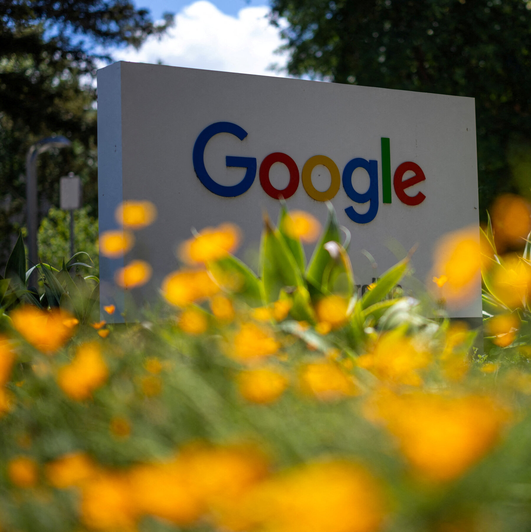 EU Imposes $1 Billion Antitrust Fine on Google for Abuse of Market Power