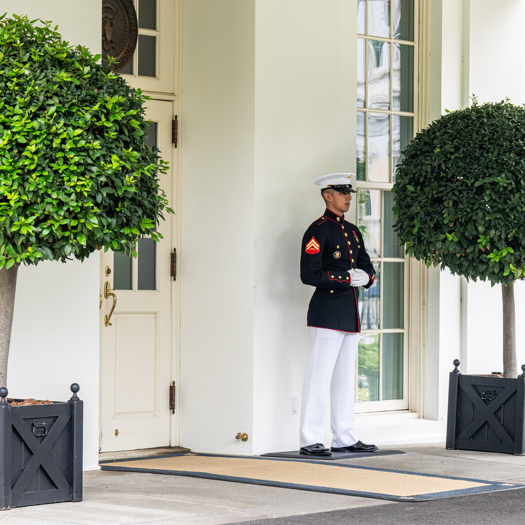 Trump Meets Advisers as He Considers Major Escalation in Iran