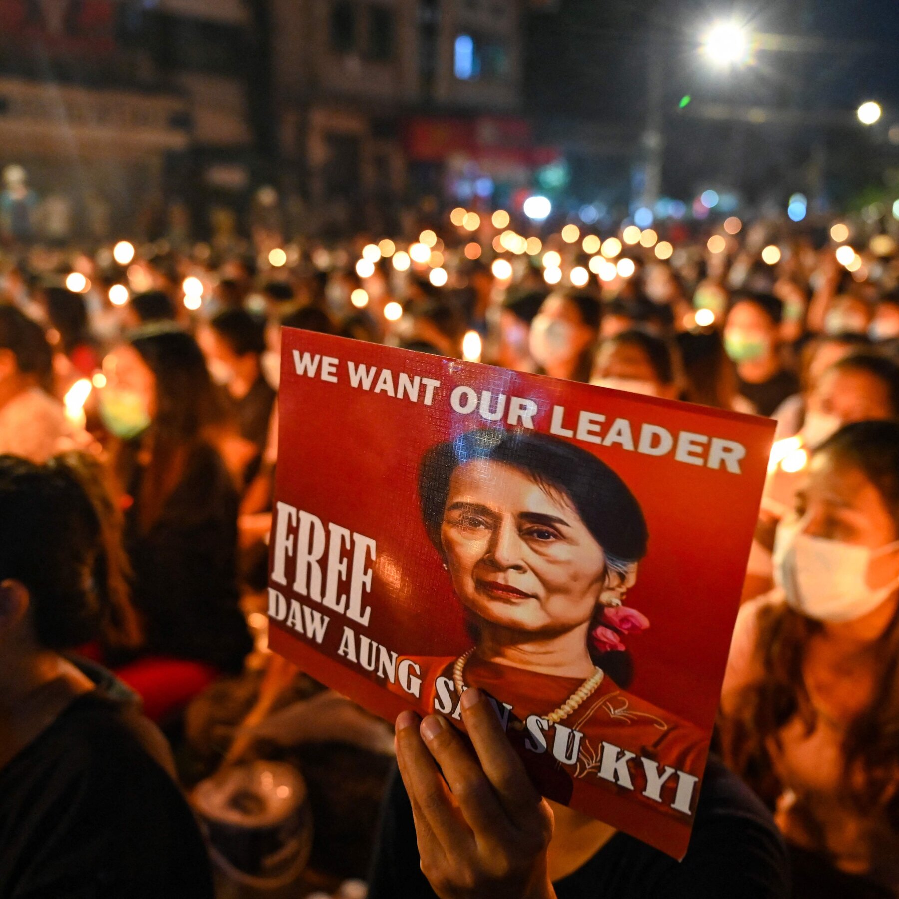 Myanmar Junta Permits Aung San Suu Kyi Rare Contact Through Red Cross Meeting