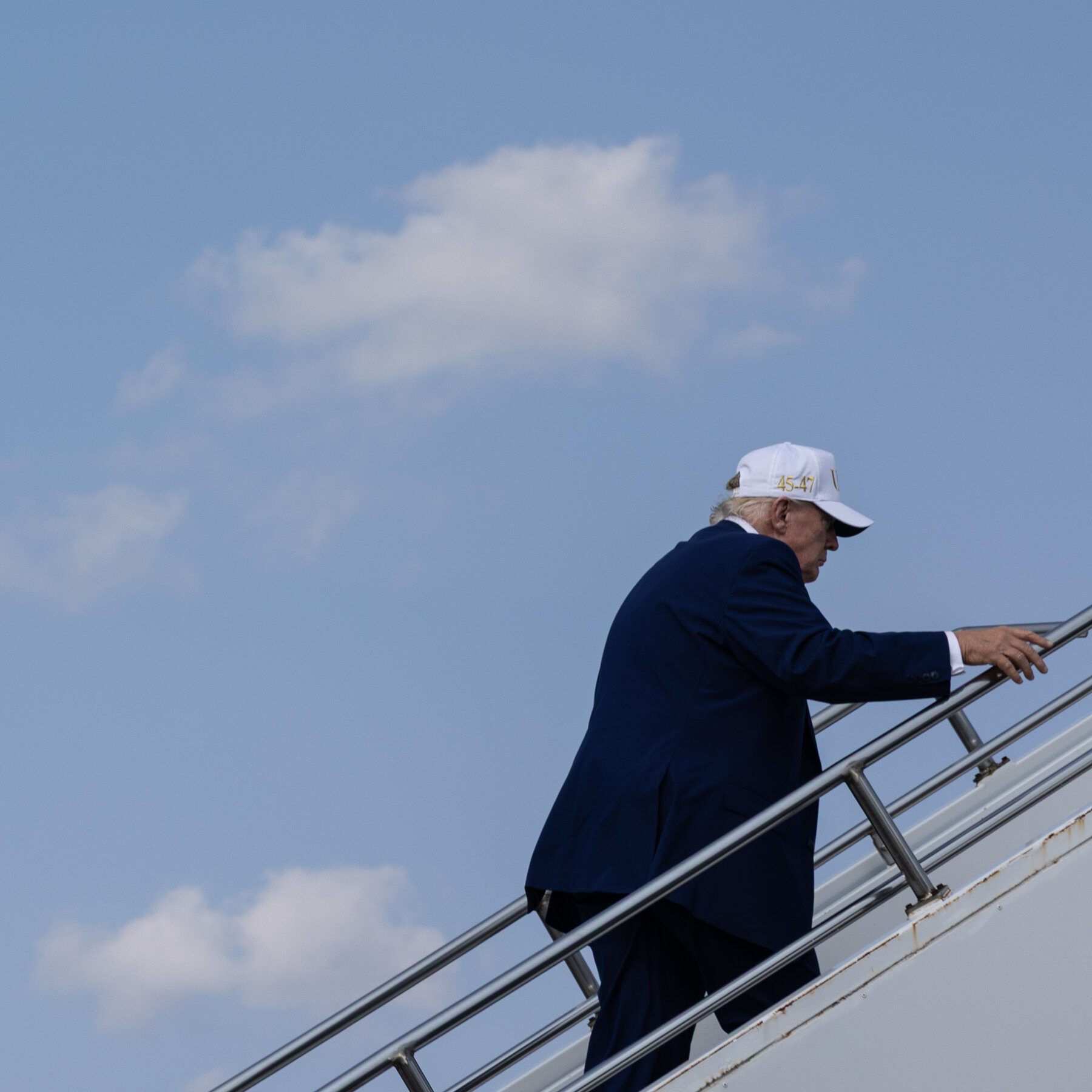Trump Seeks to Move Past Middle East Conflicts Amid Ongoing Challenges