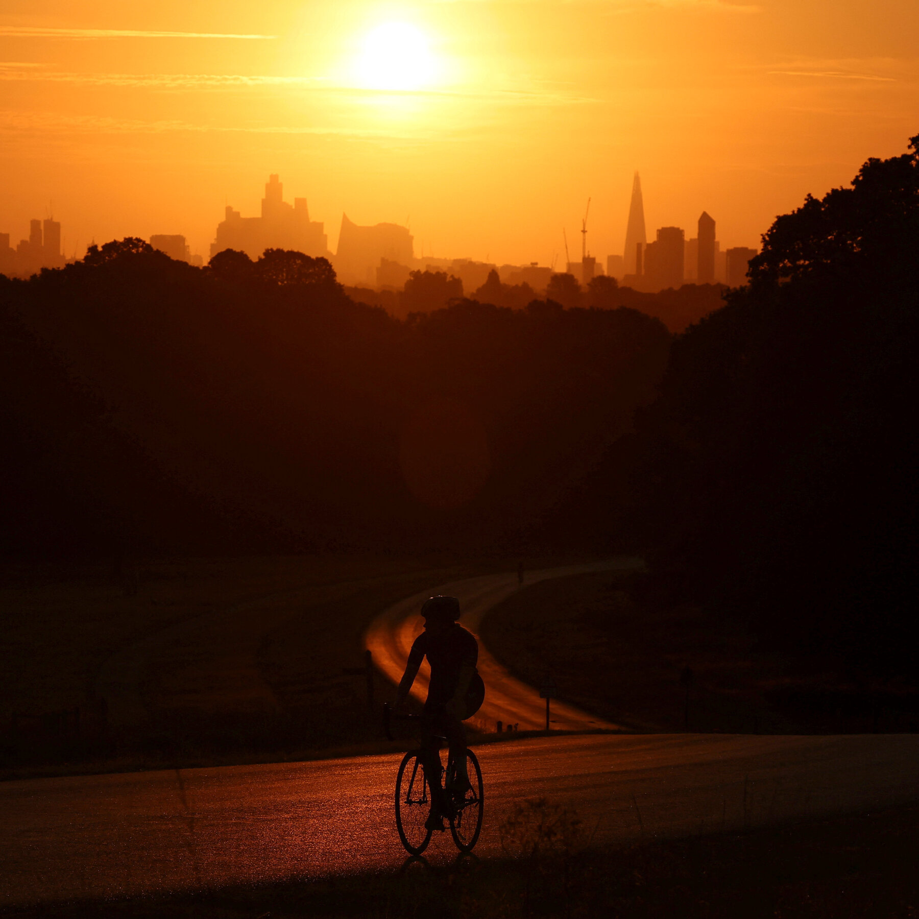Scorched Britons Face Record Heat as Forecast Warns of Extremely High Temperatures