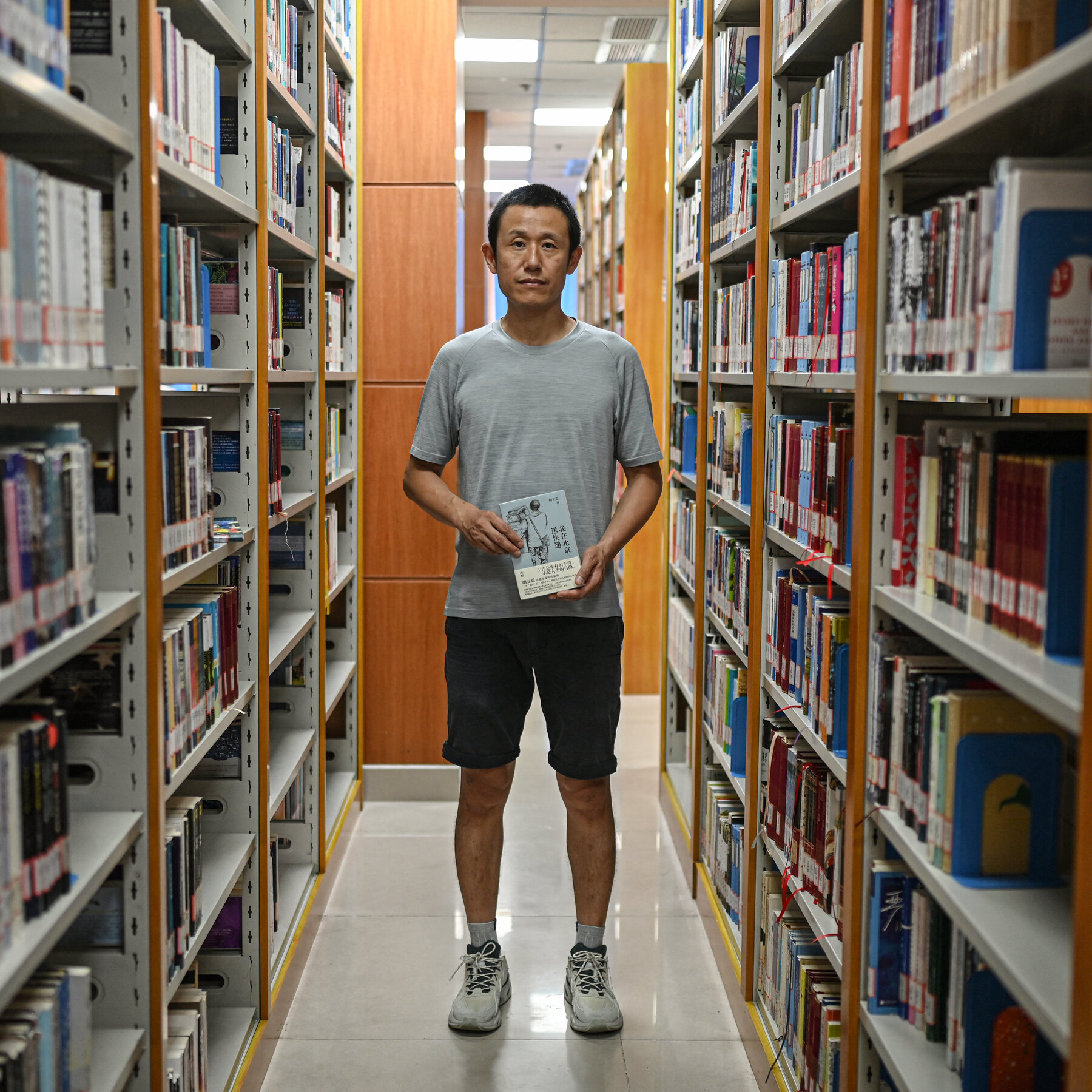 China's Working-Class Writers Gain Attention Amid Economic Pessimism