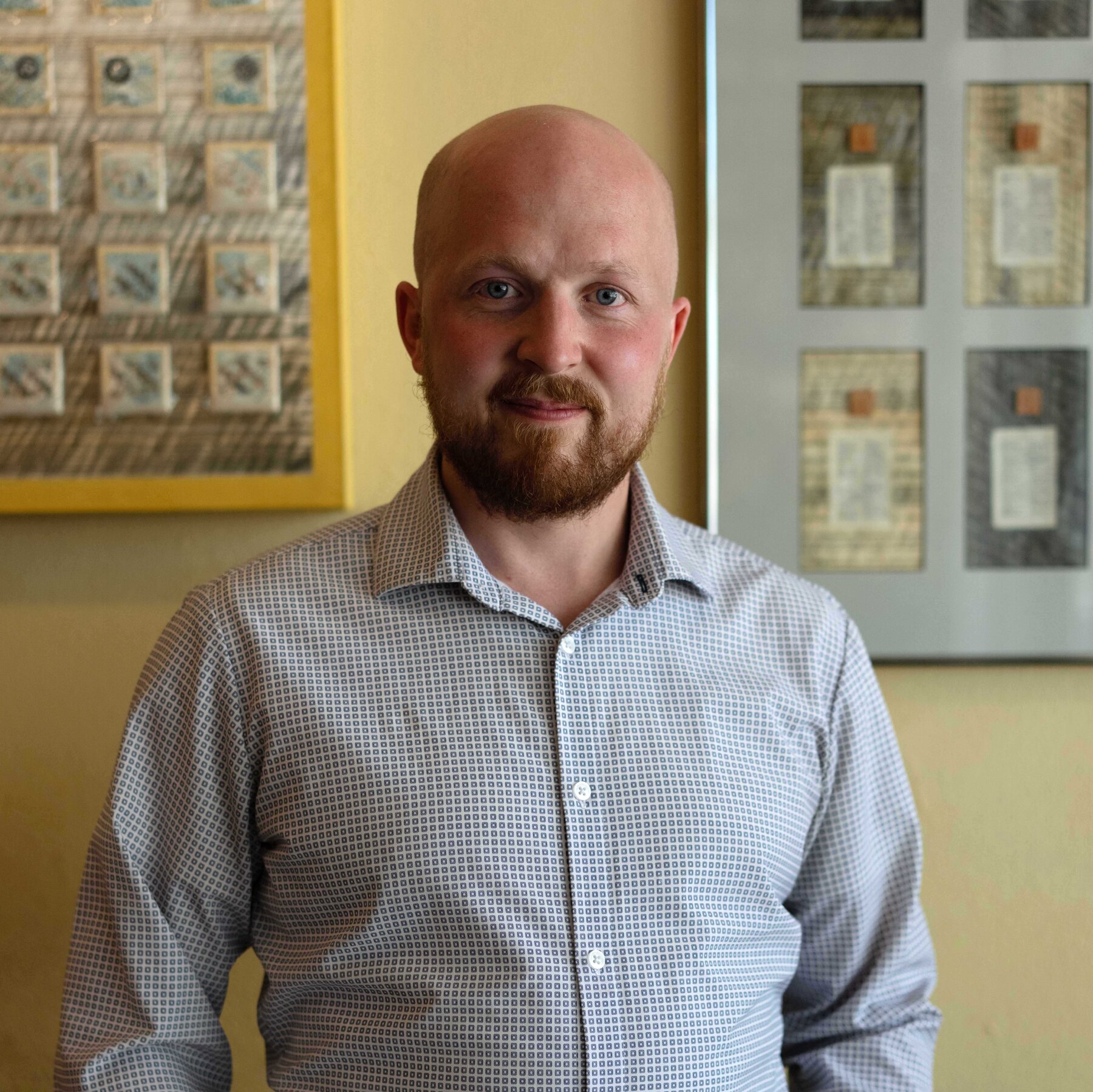 Progressive Democrat Jonathan Kreiss-Tomkins Advances in Alaska Governor Race