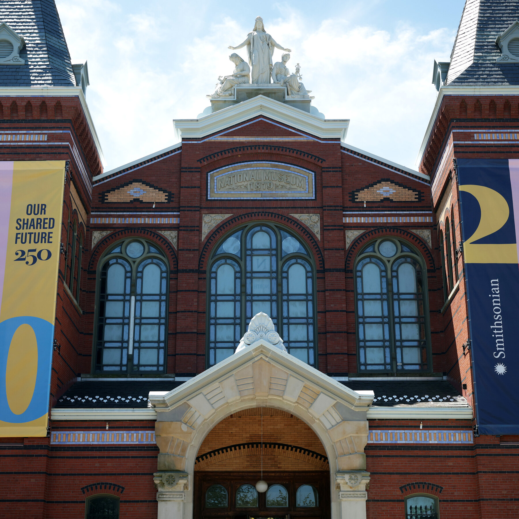 Smithsonian's Proposed Latino Museum Explores Using Existing National Mall Building