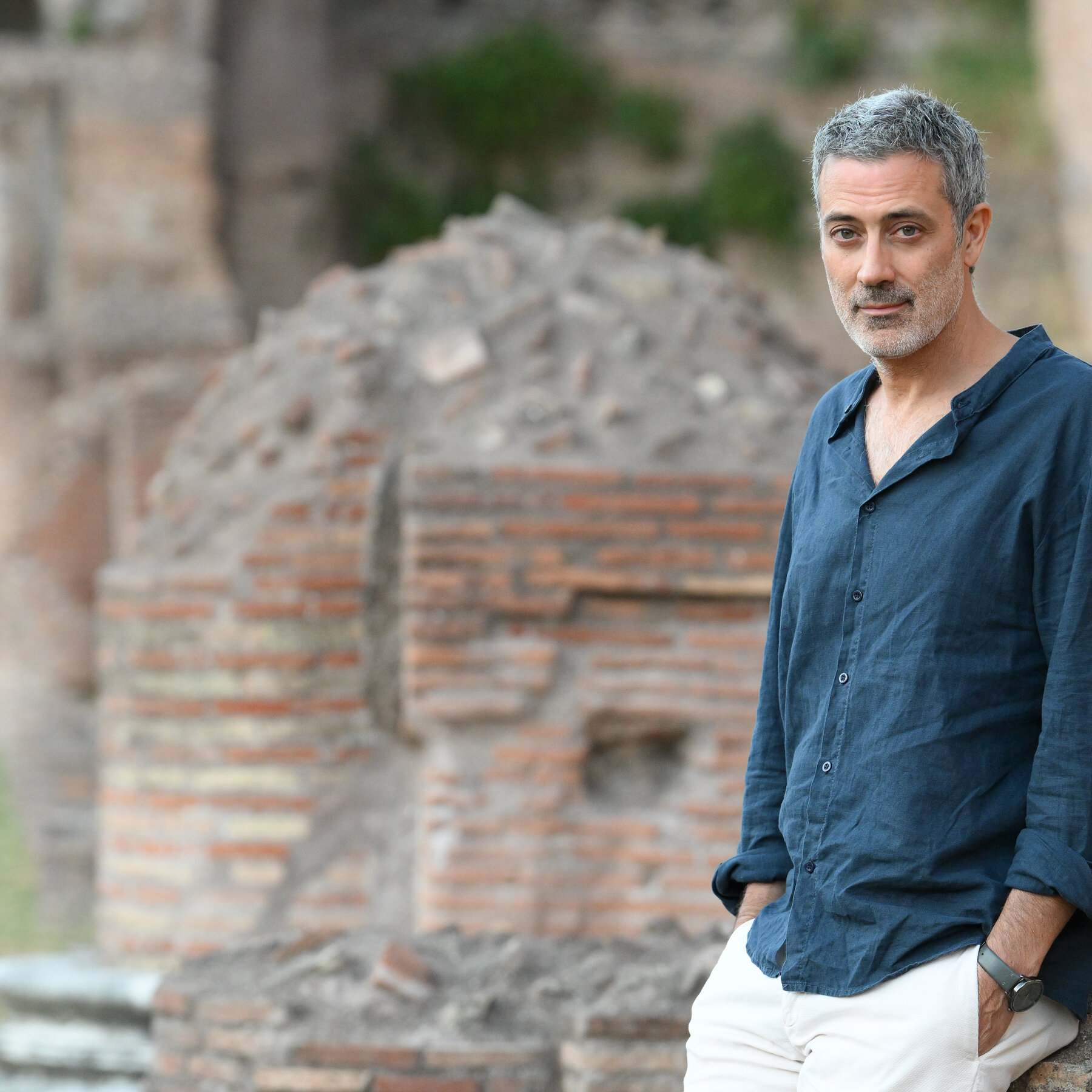 Italian Families Portrayed as Totalitarian Systems in New Novel