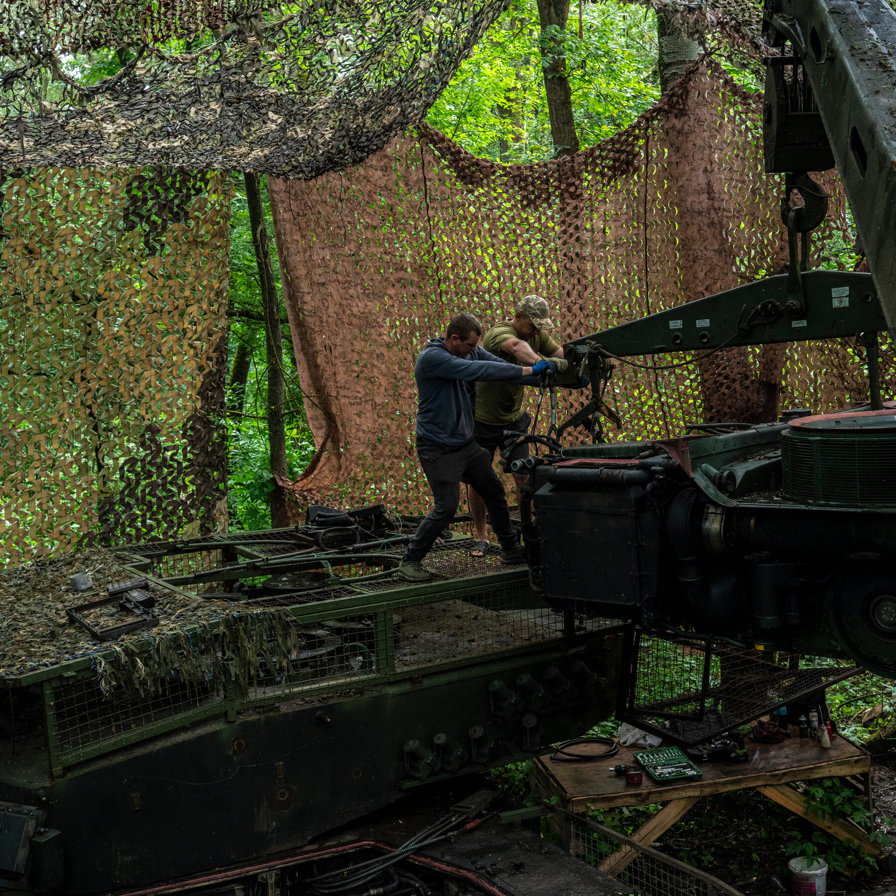 Drone Warfare Renders Western Tanks in Ukraine 'Almost Unusable'