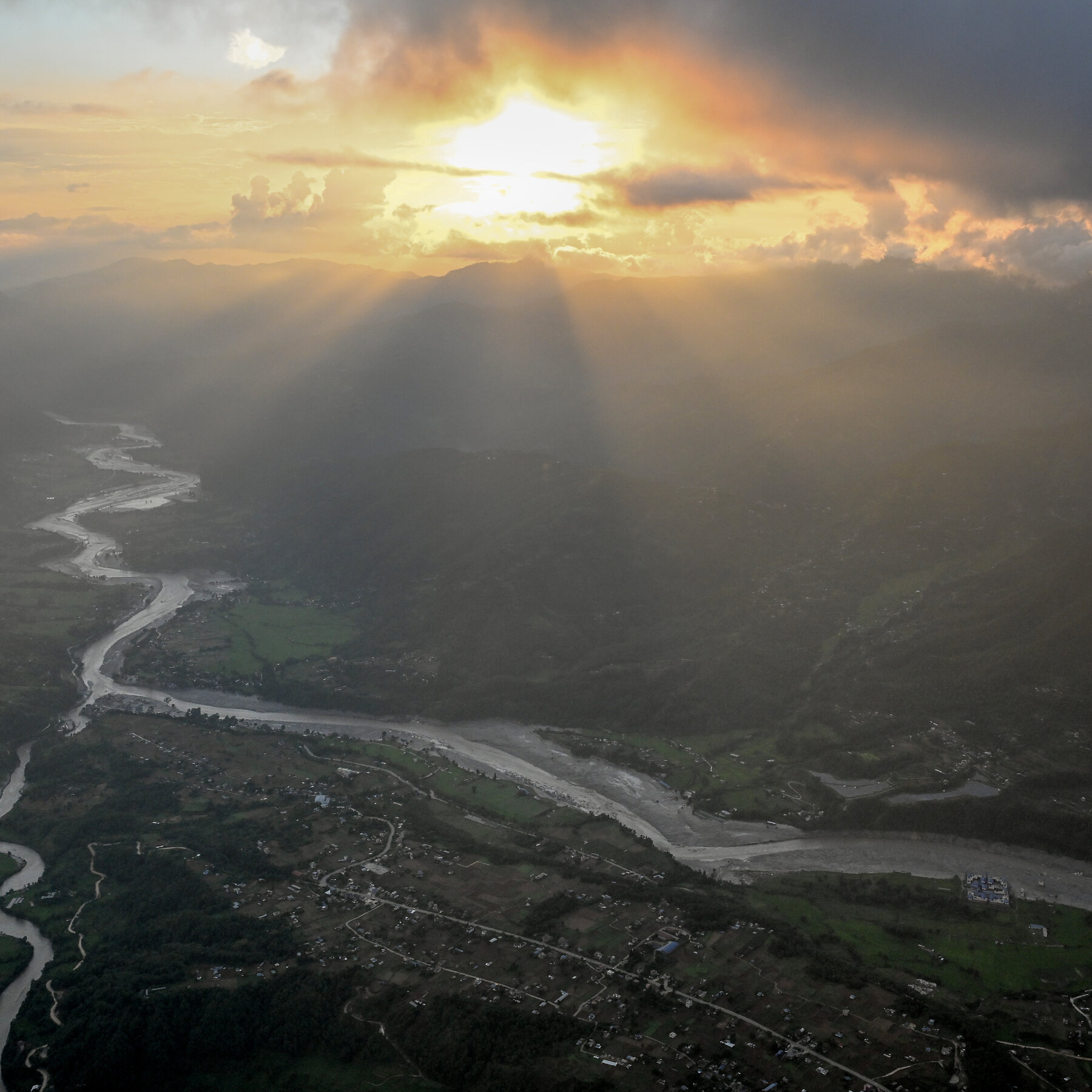 China Reports 261 Foreigners Missing Following Tibet Flood Disaster